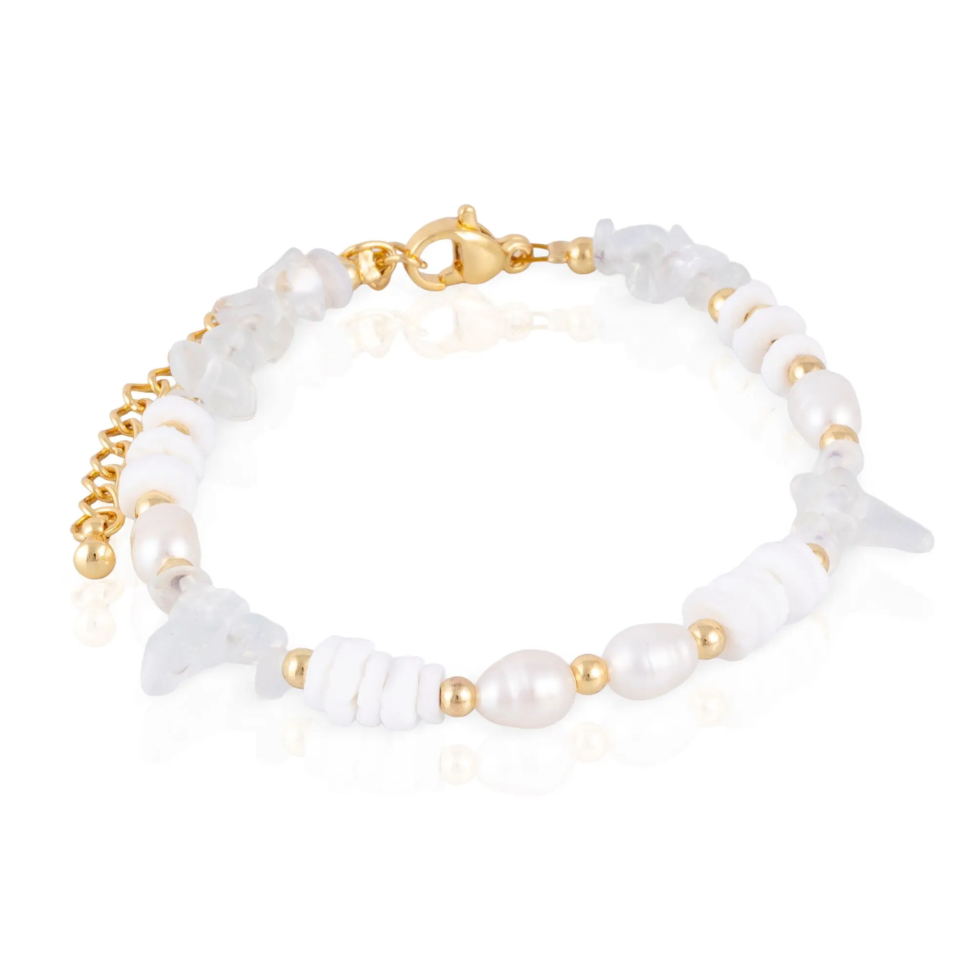 Bracelet en opale, coquillages et perles naturelles avec fermoir mousqueton. Couleur : Multicolore