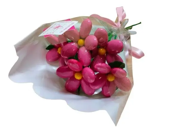 Mini bouquet of 5 pink daisies and chocolate-covered daisies