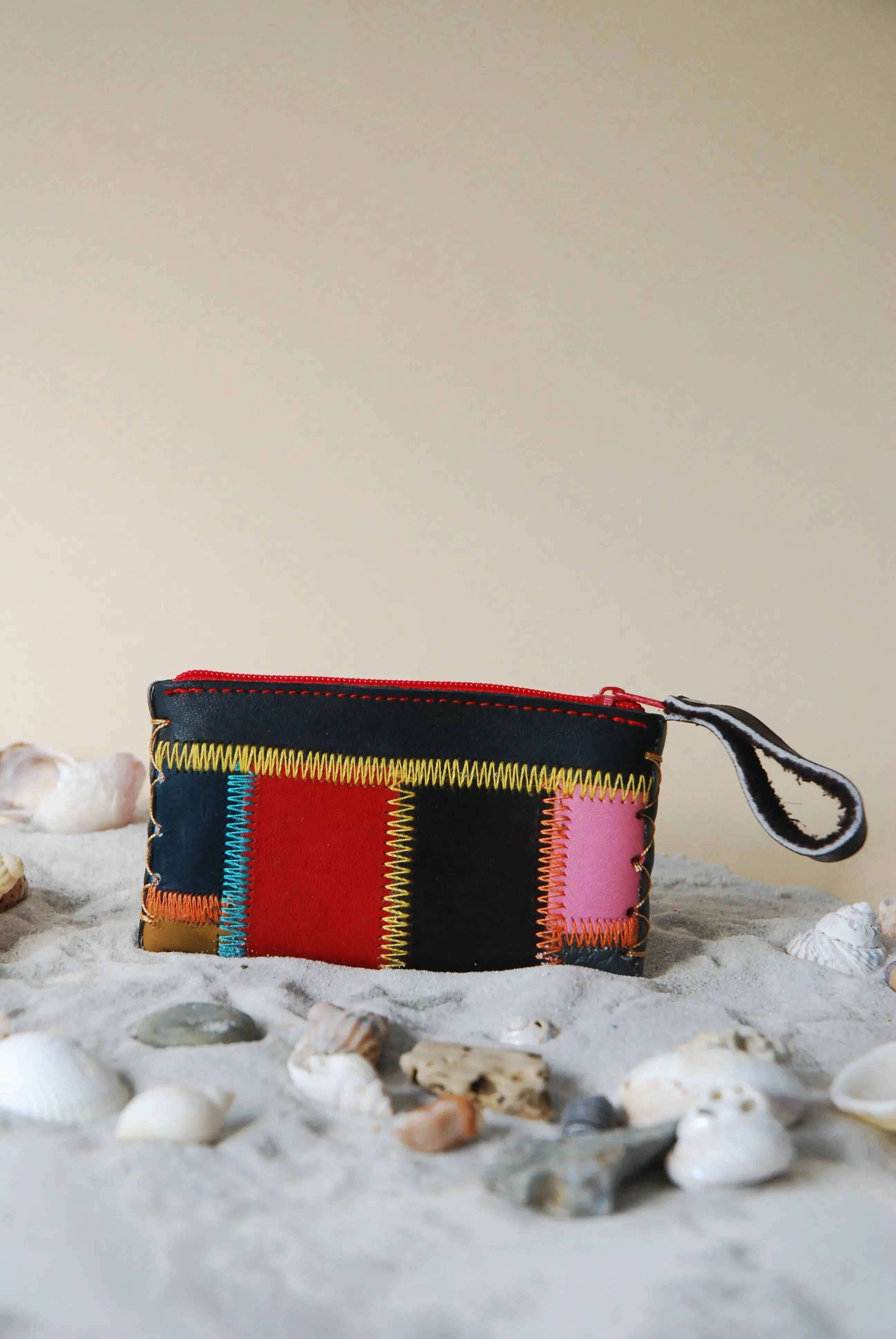 Simple wallet made from recycled leather (can also hold bank cards)