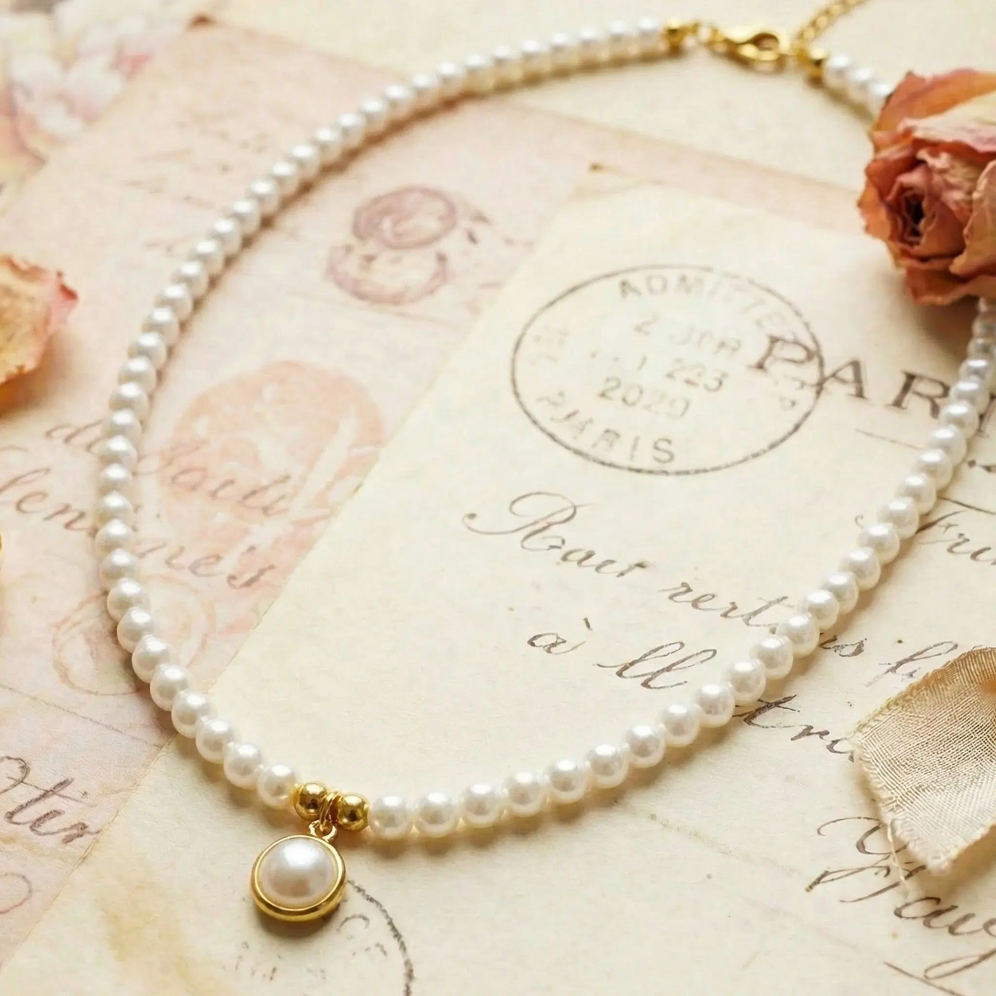 Dainty Faux Pearl Necklace