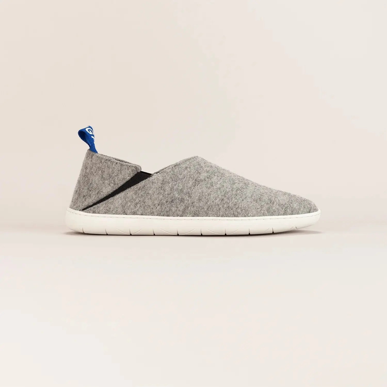 Herrenhausschuhe aus 100 % Bio-Wollfilz – Fold Rotterdam – Melange Grau