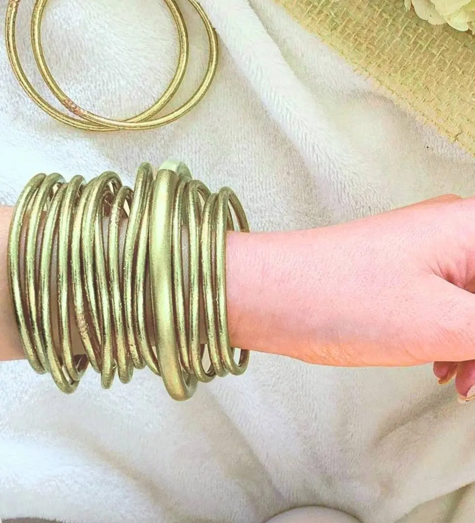 Thin pastel green Buddhist rush