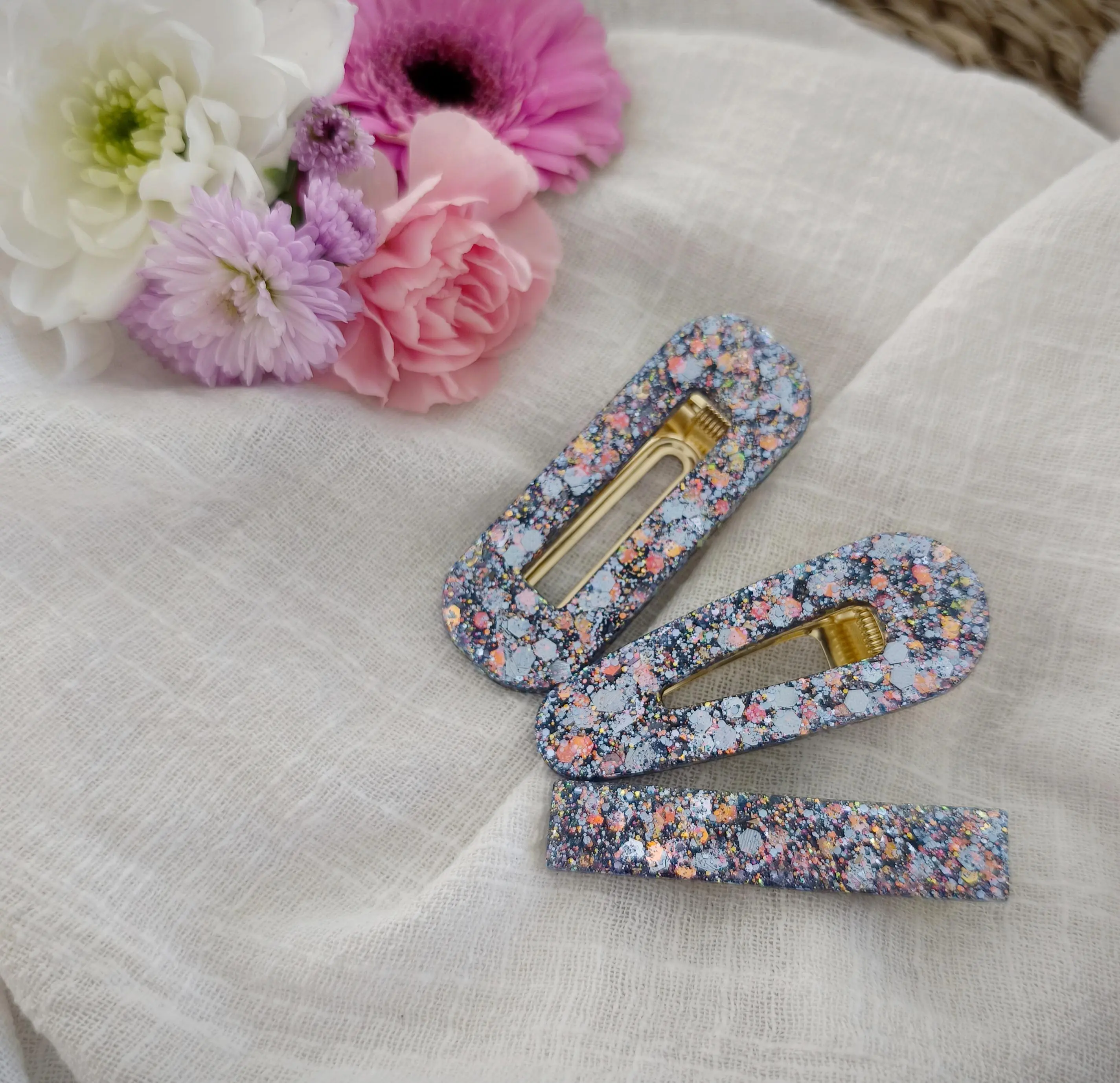 Dream resin hair clip