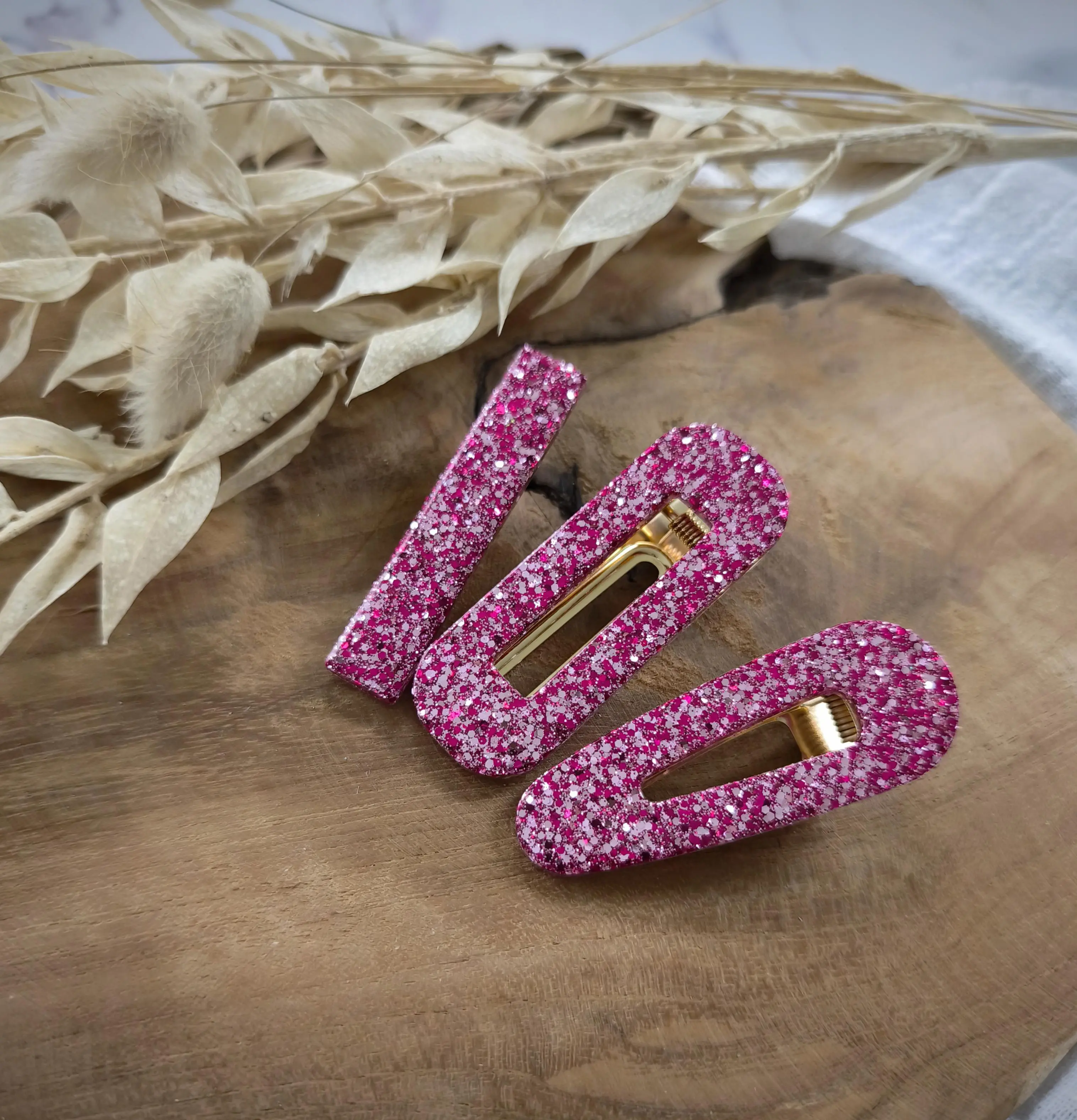 Mini pink/purple resin hair clip
