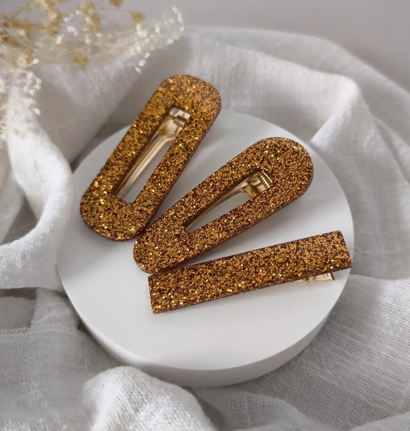 Ochre resin hair clip