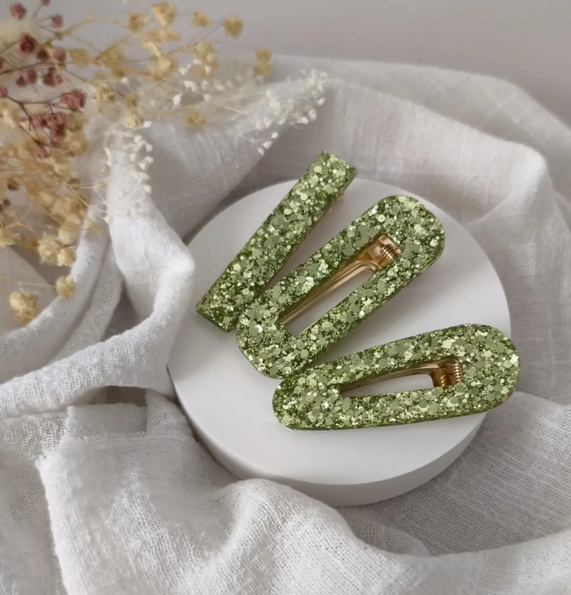 Lemon resin hair clip