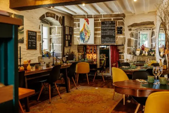 Zu Gast in der Bretagne. Sehnsuchtsorte, Originalrezepte und Geheimtipps. Kochbuch (Deutsch)