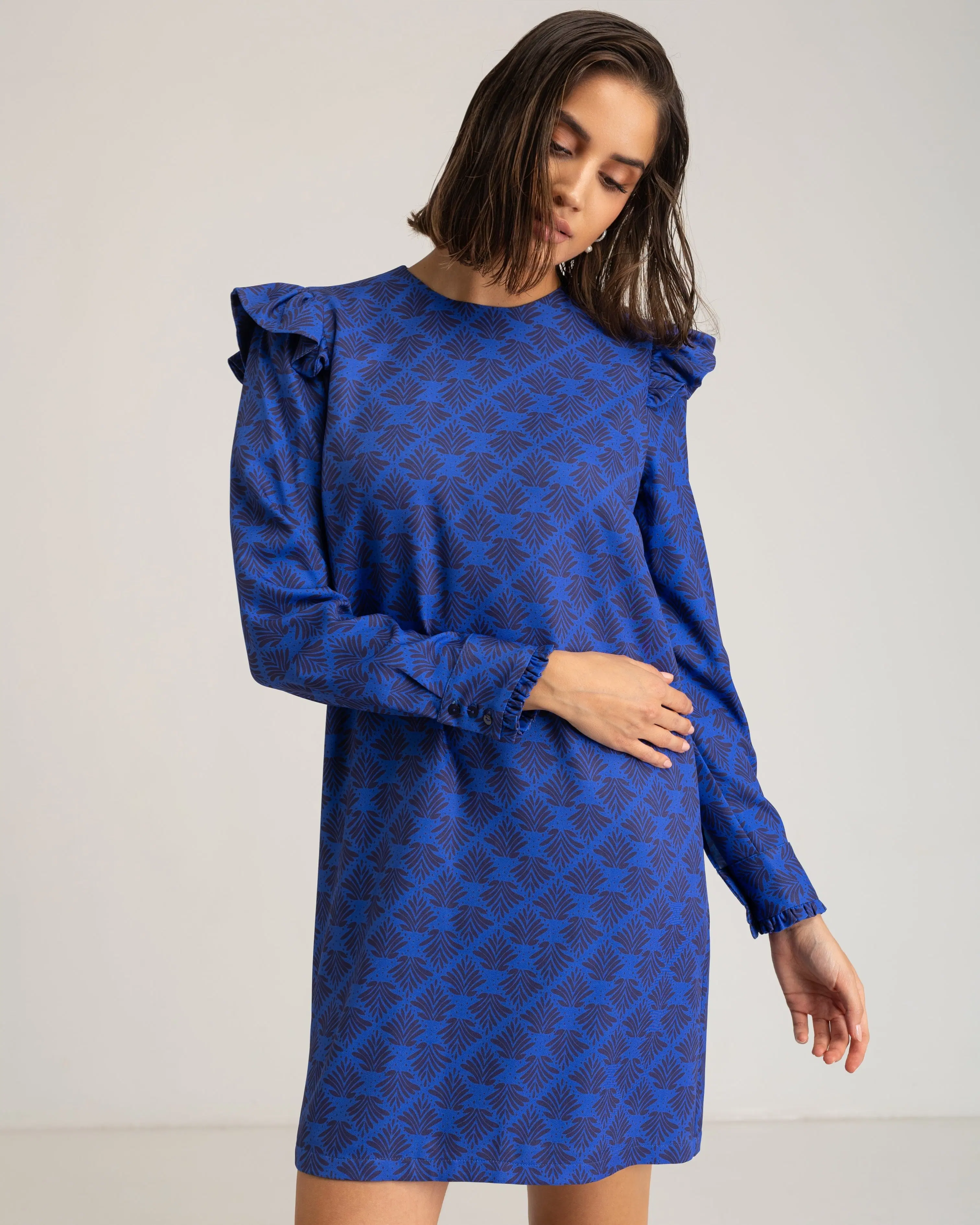 Vestido corto volantes