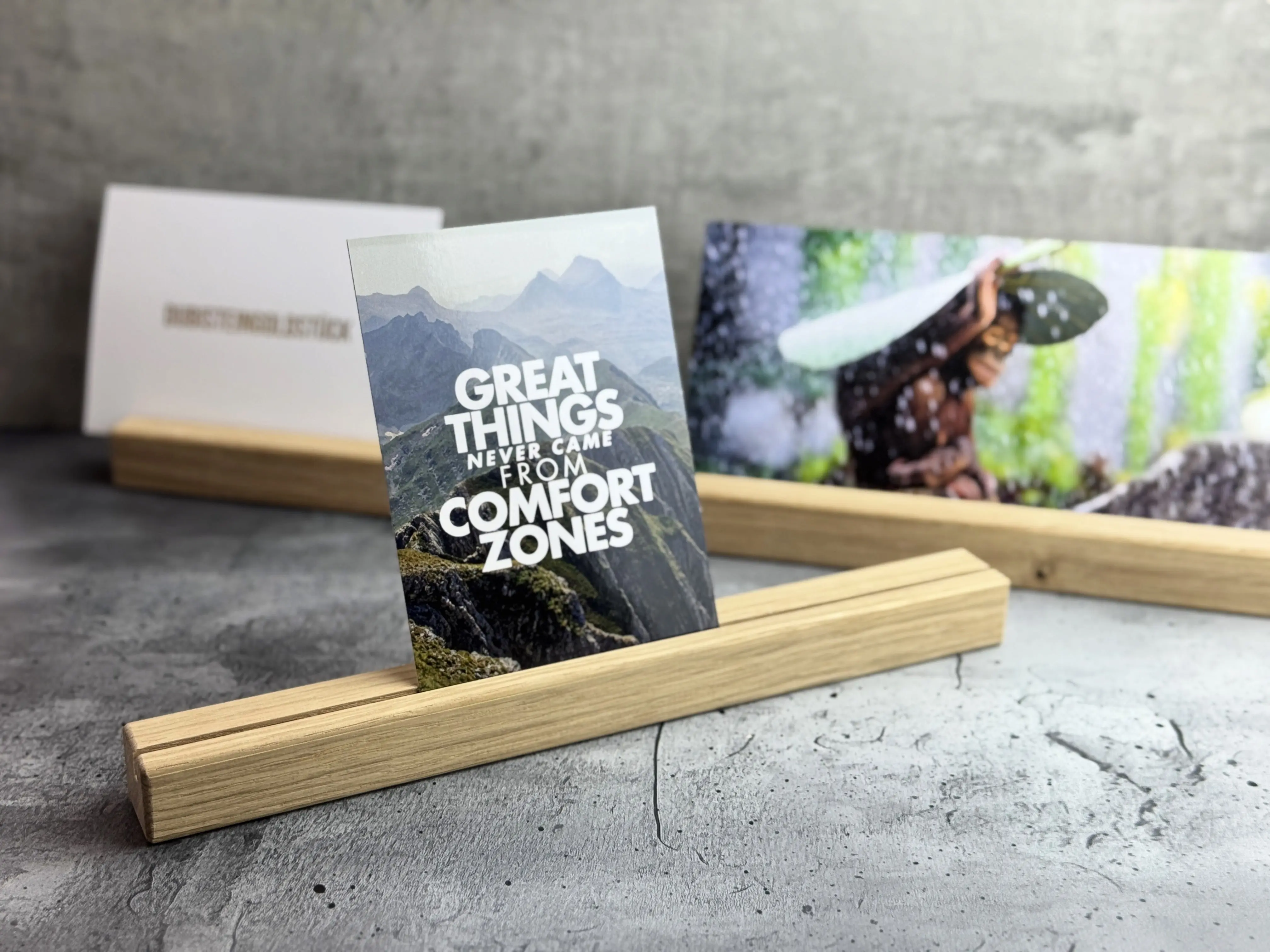 Schmaler eleganter Tischkartenhalter aus Eiche | Kartenhalter Holz | Archivos de tarjetas para fotos, tarjetas postales y imágenes