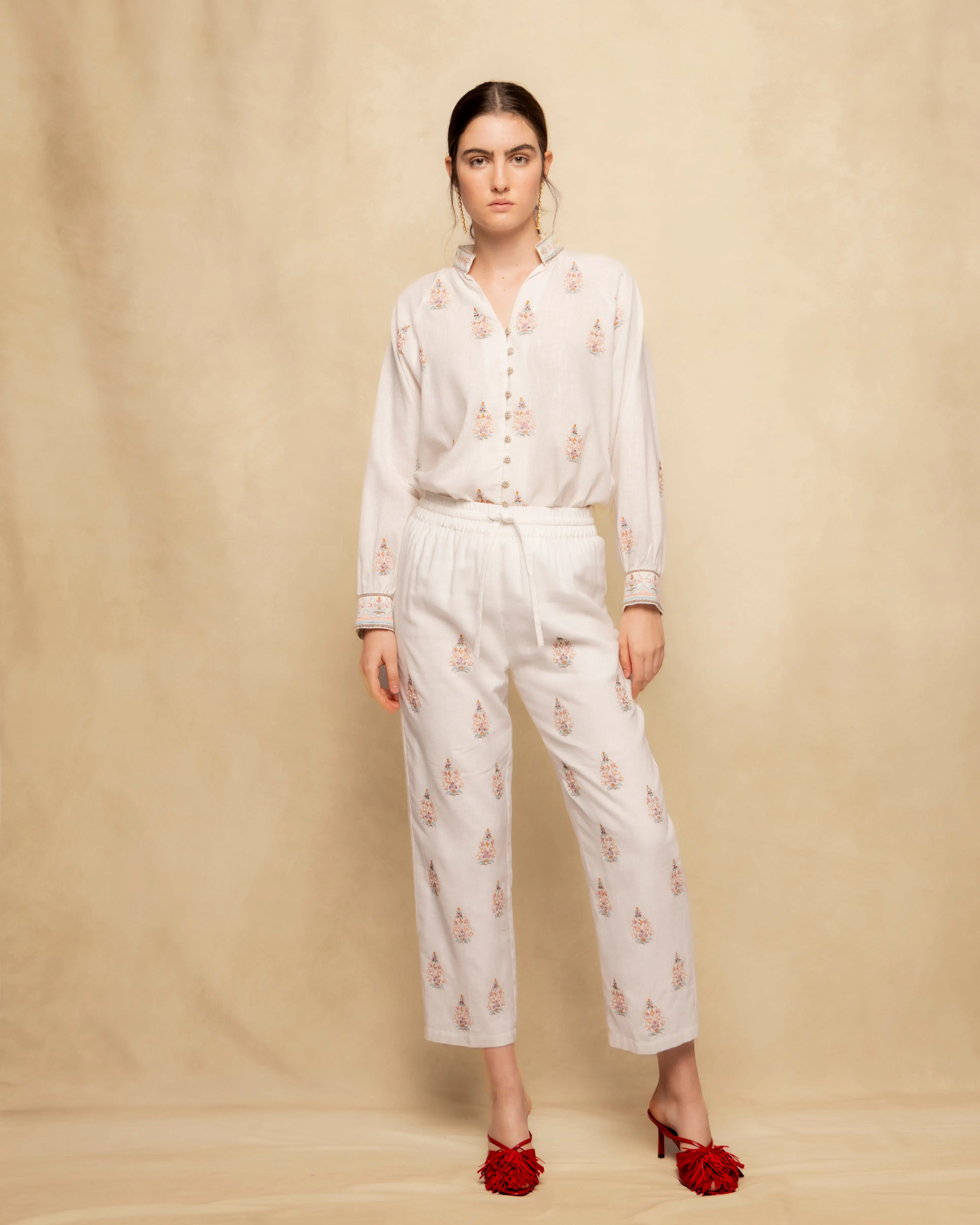 Pantalón Con Pedreria Nura
