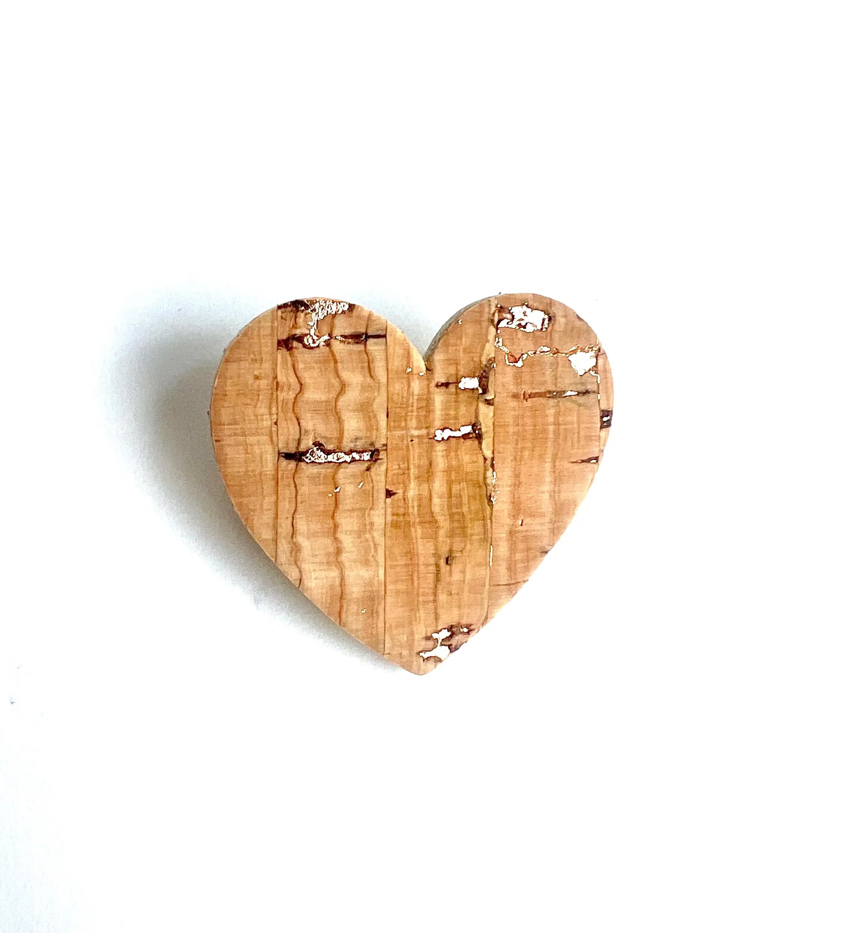 Heart brooch in natural cork and leather