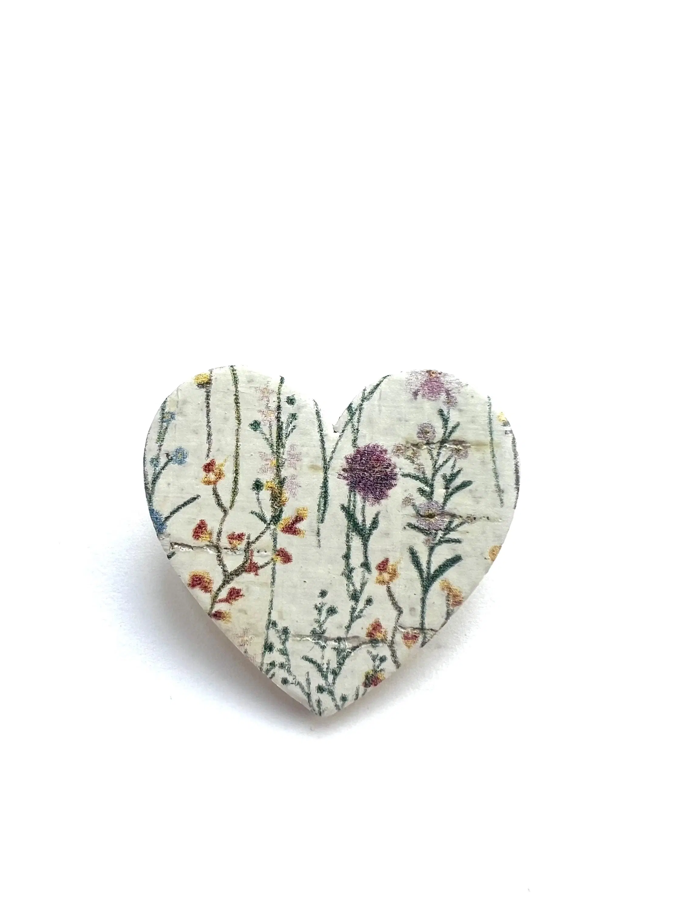 Heart brooch in cork and leather with a wildflower motif