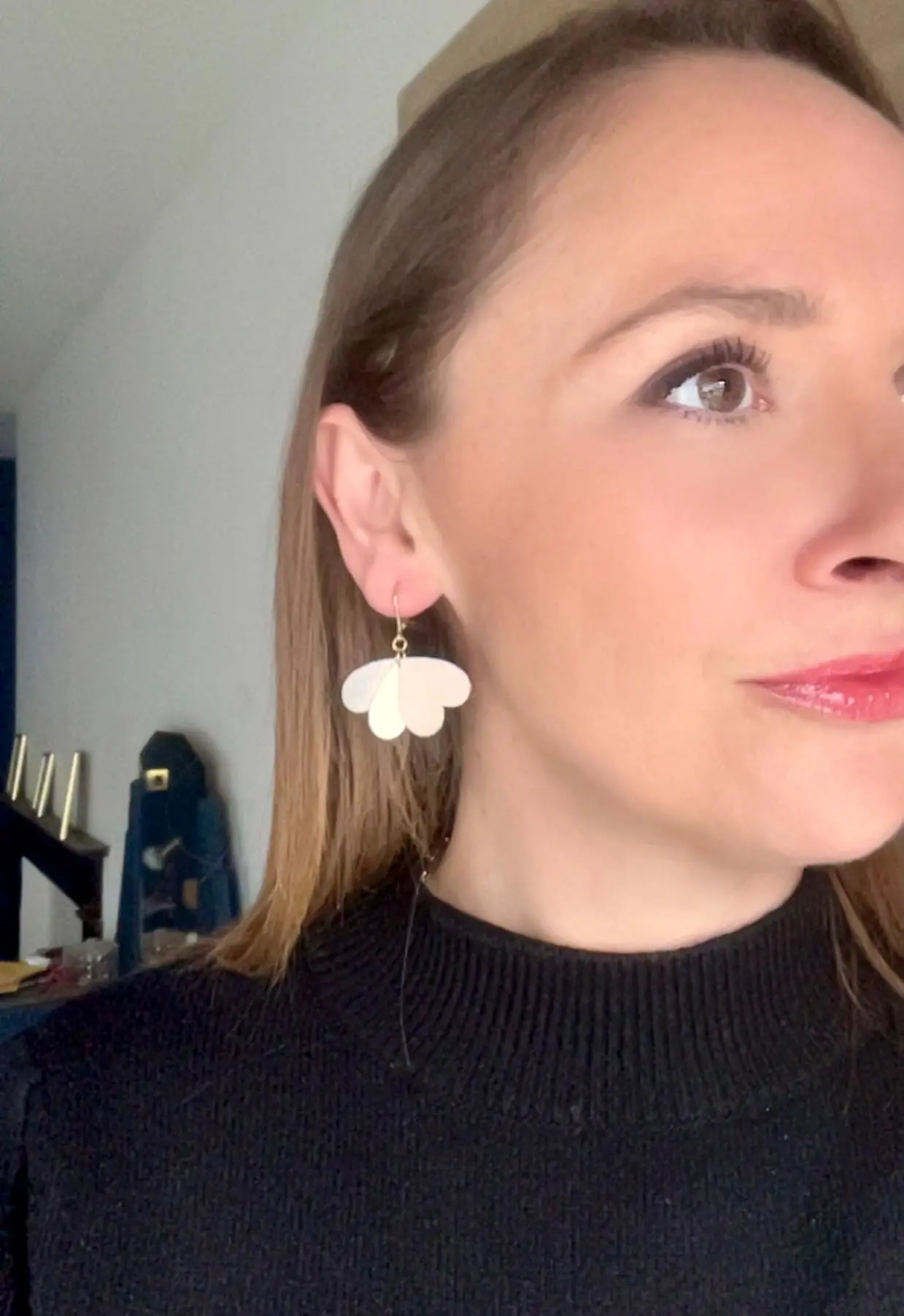 LOLA nude leather earrings