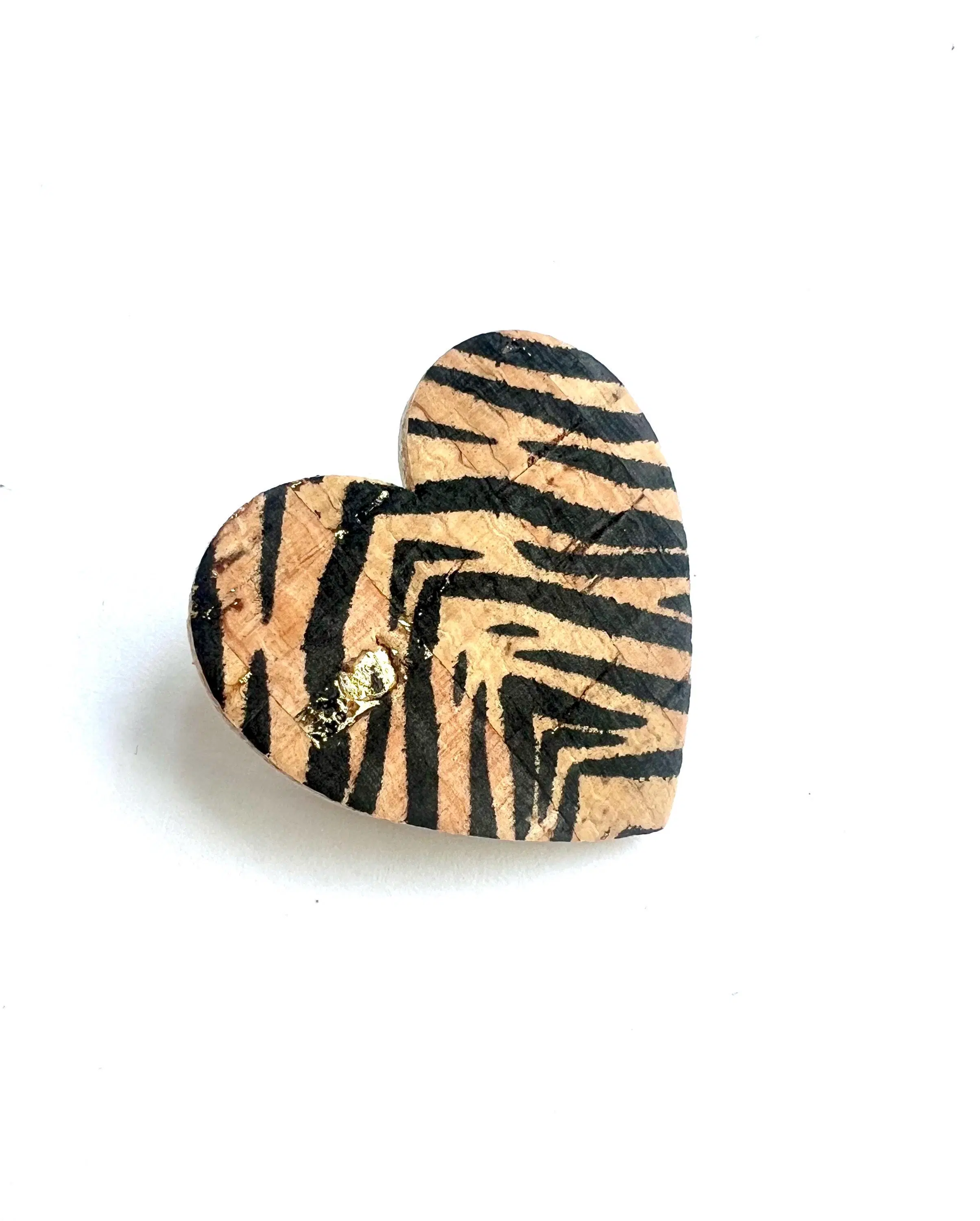 Heart brooch in cork and zebra-patterned leather