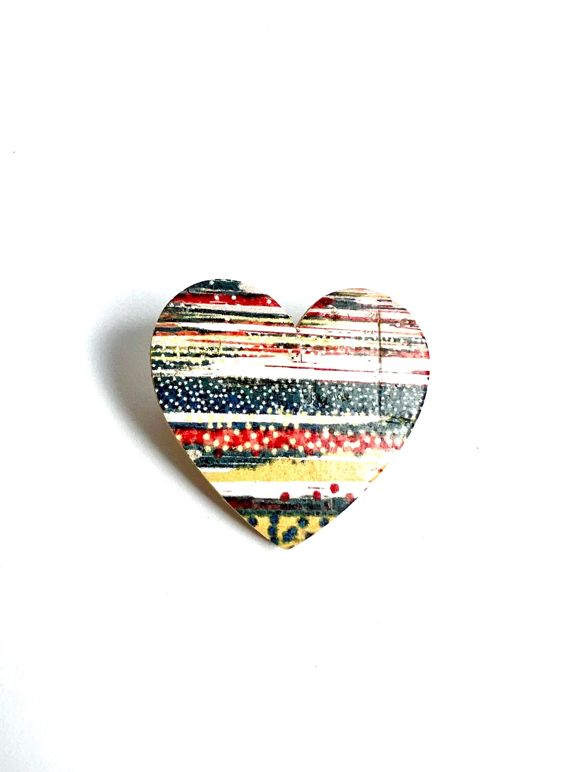 Heart brooch in cork and leather with multicolored striped pattern