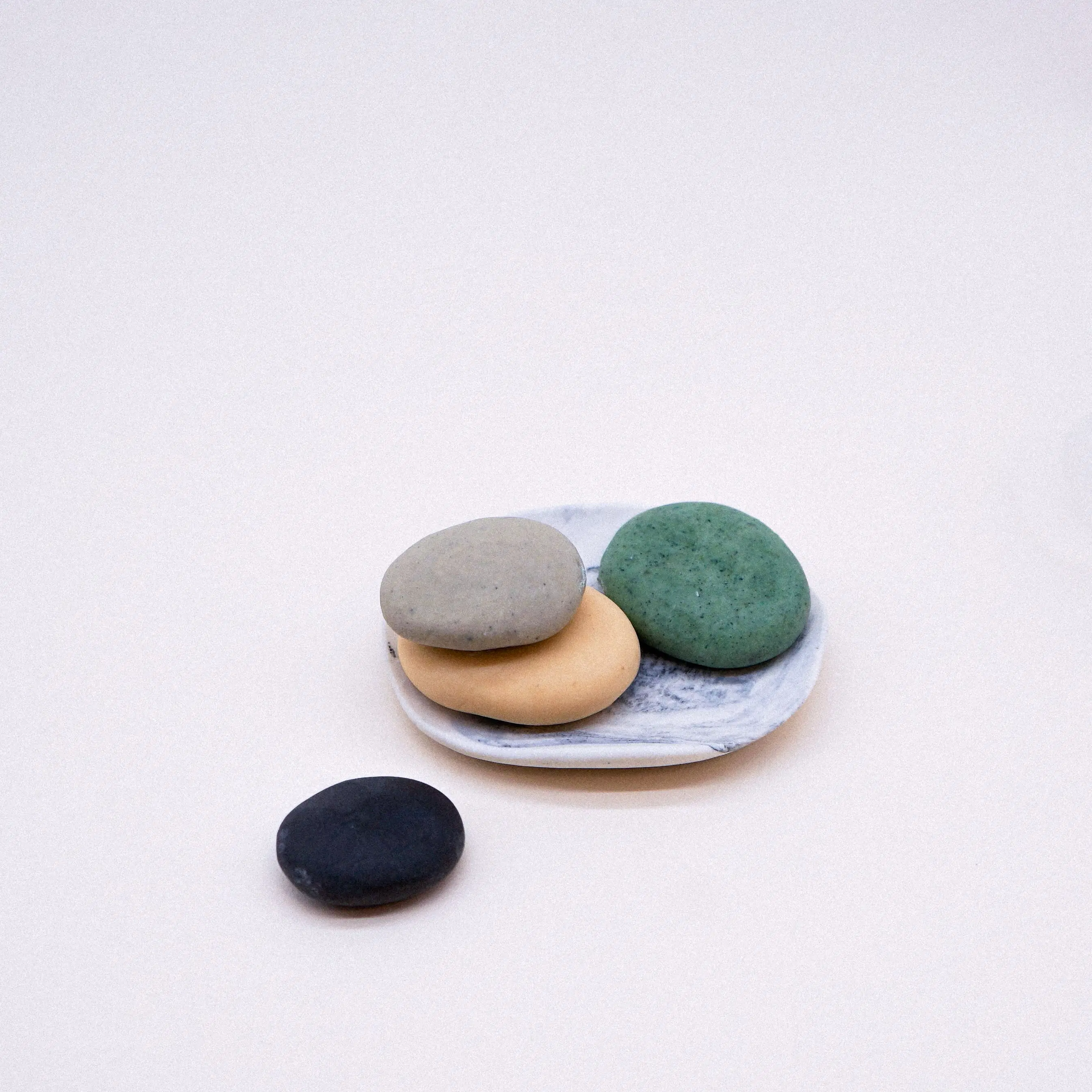 4 Big Pebble Soaps with Porcelain Soap Dish Set