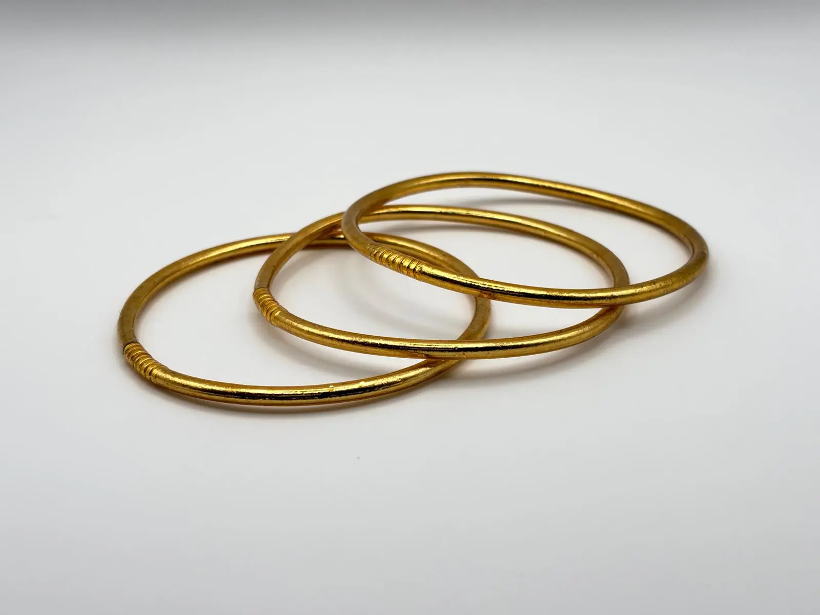 Thin Buddhist bangle 2 mm LIGHT GOLD