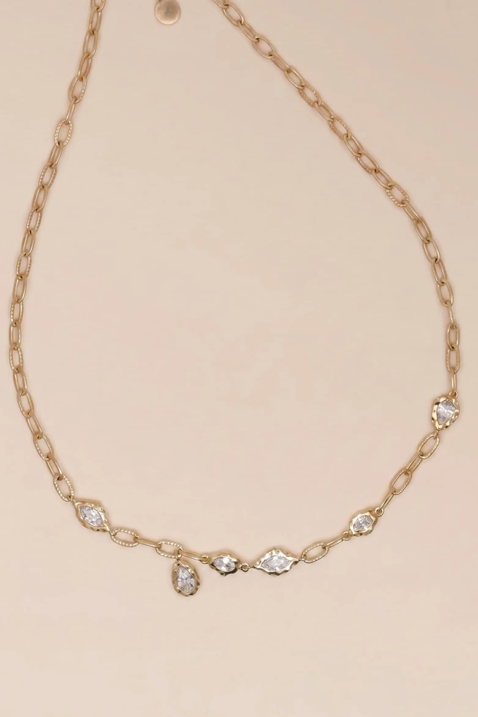 Collier Elara