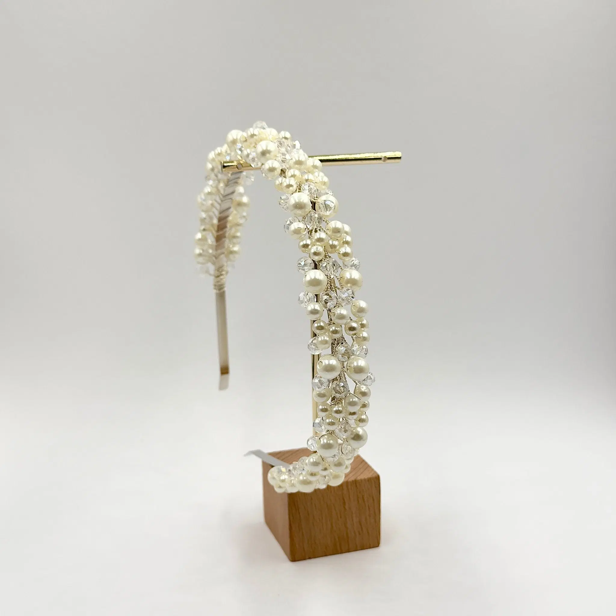 Zarte Braut Tiara mit Perlen und Kristallen