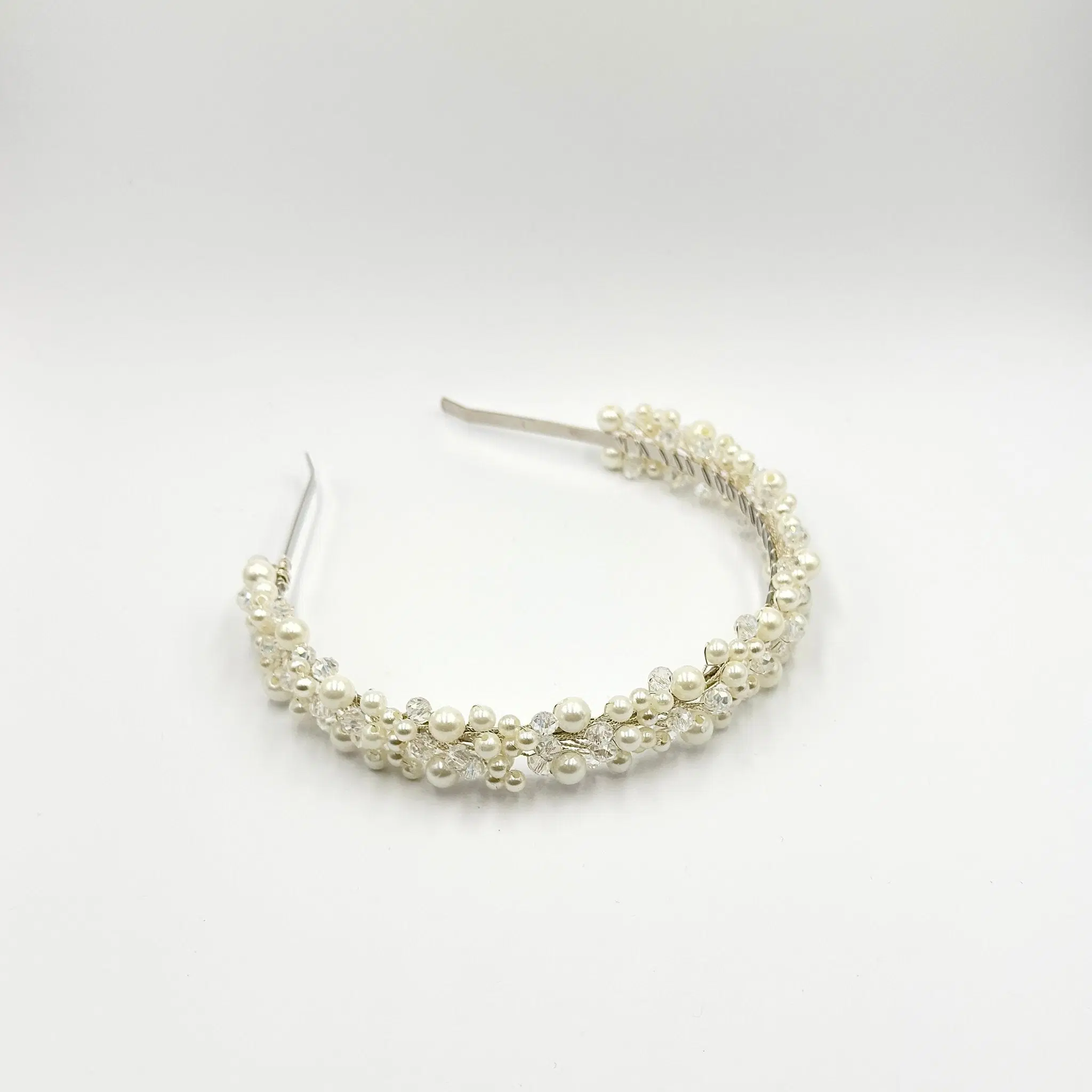 Zarte Braut Tiara mit Perlen und Kristallen