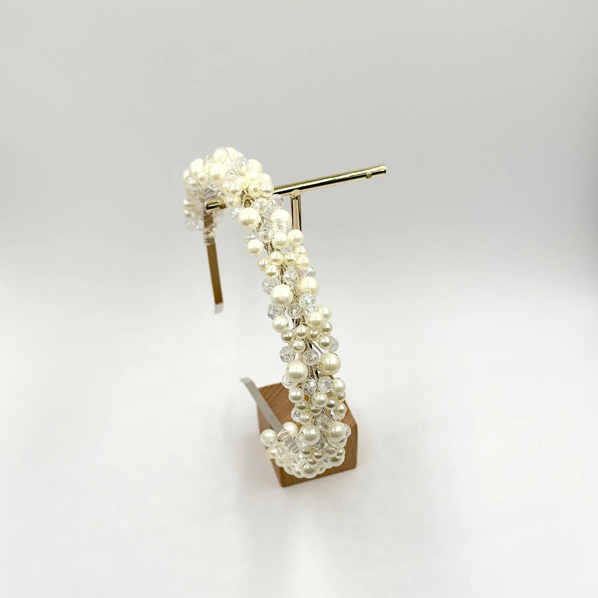 Zarte Braut Tiara mit Perlen und Kristallen