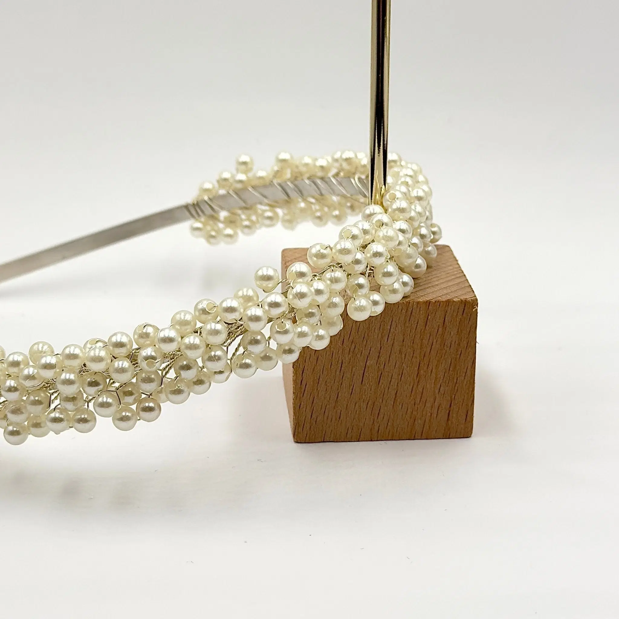 Elegante Perlen Tiara mit Kristallzweigen für Bräute