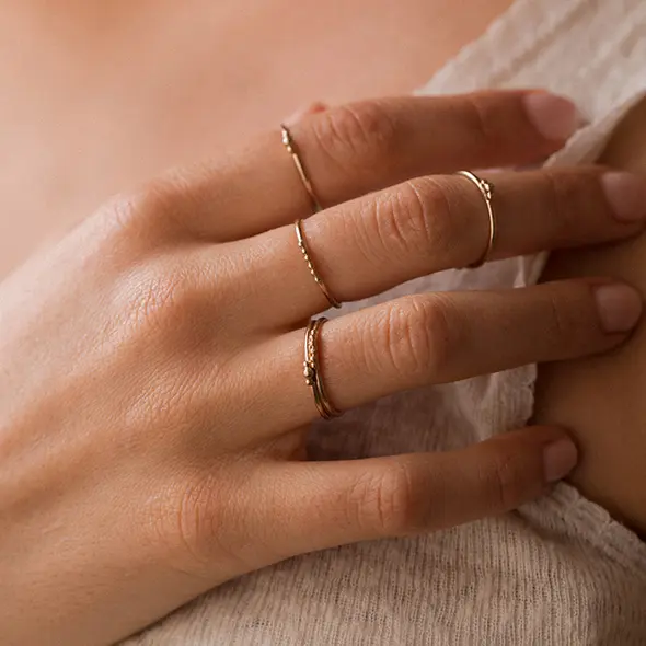 Circle ring with 3 balls