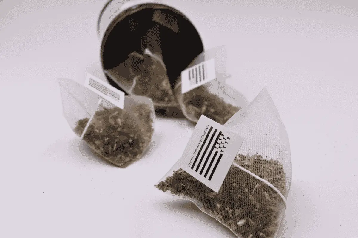 Gute Nacht – Bio-Kräutertee mit Zitronenmelisse und Eisenkraut | Packung mit 15 Pyramidenbeuteln