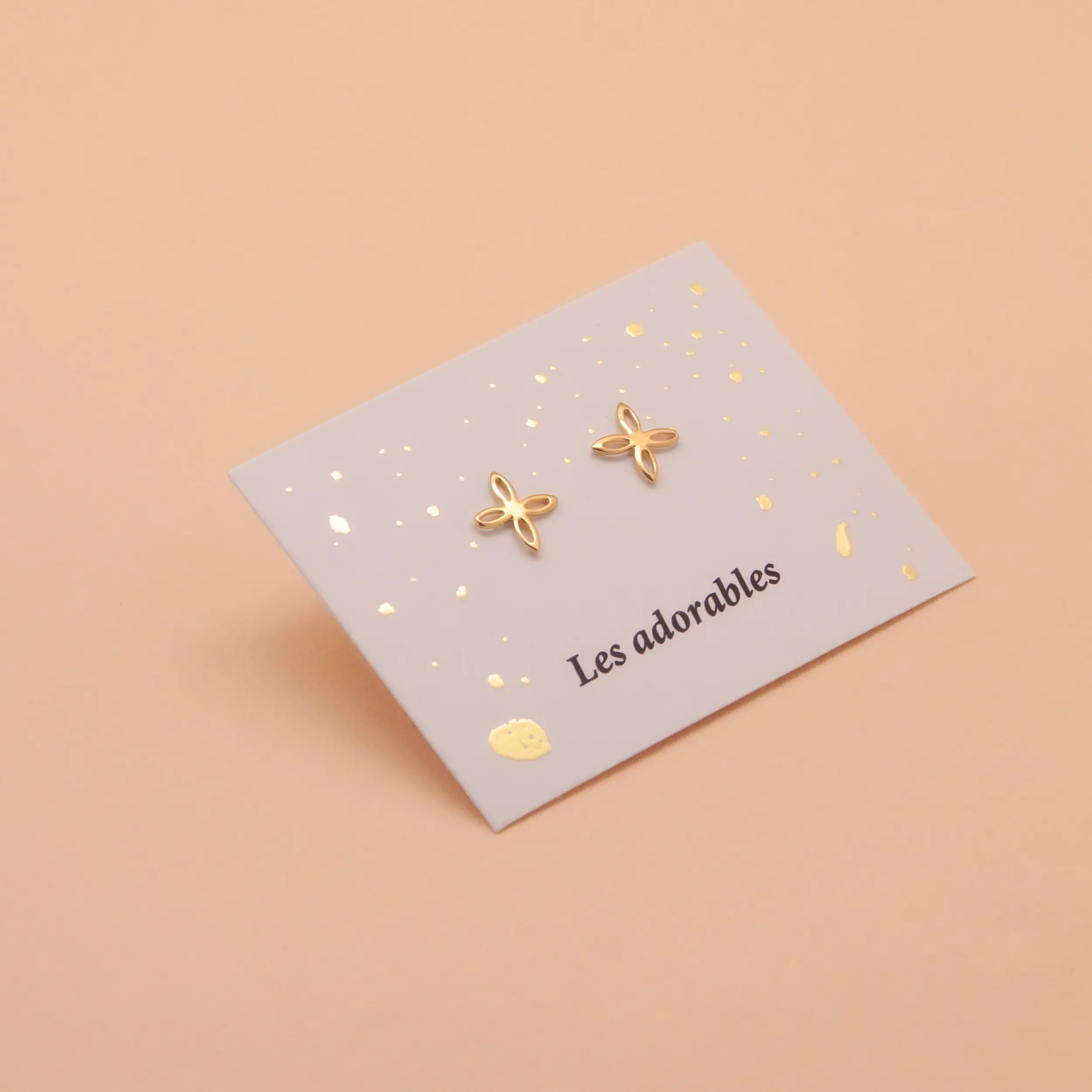 Adorable openwork flower studs