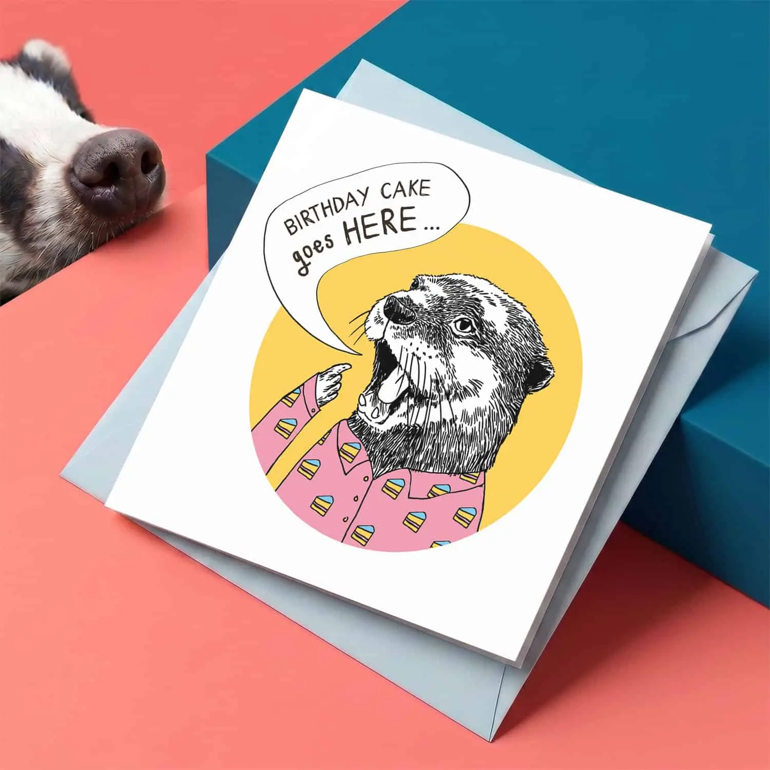 „Kuchen kommt hierher“-Karte von Jimbobart – Lustige Geburtstagskarte