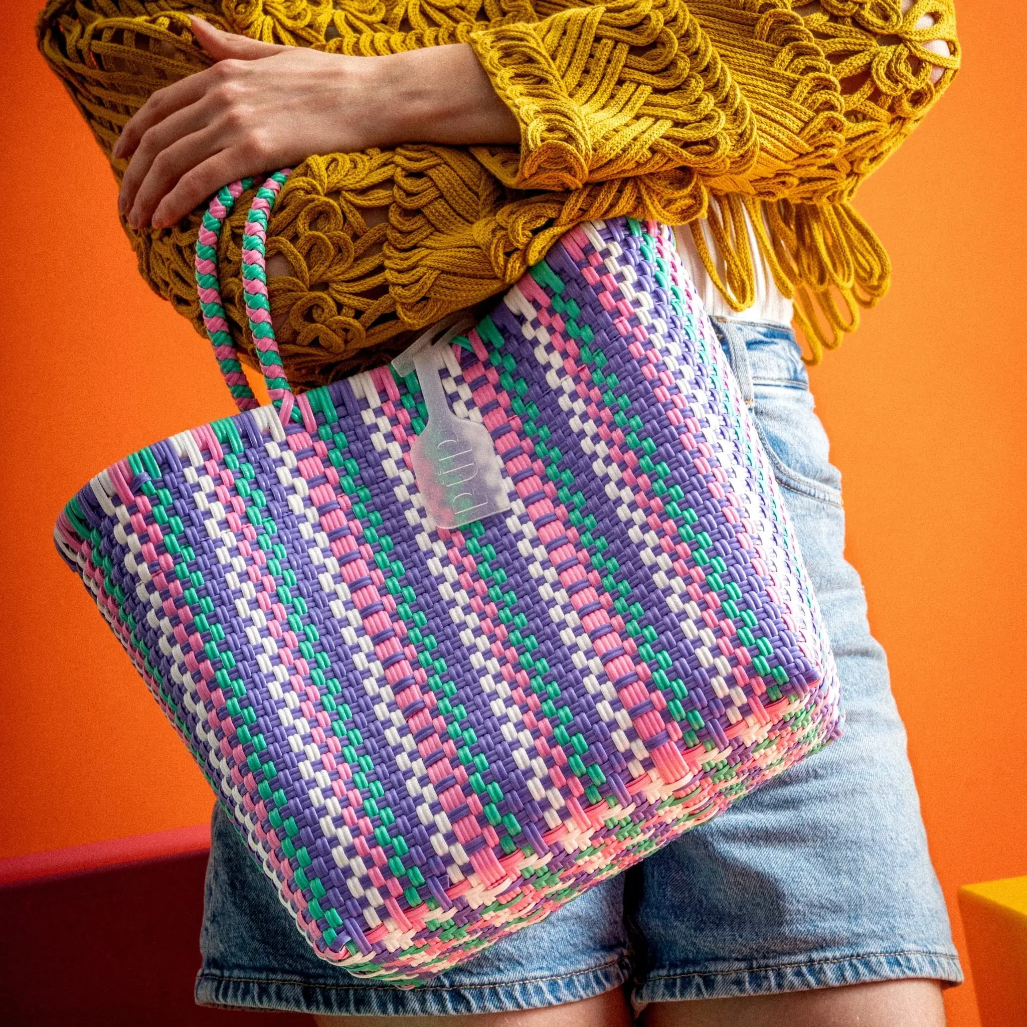 Achat Petit panier plastique recyclé multicolore couleur hortensia FAIT ...