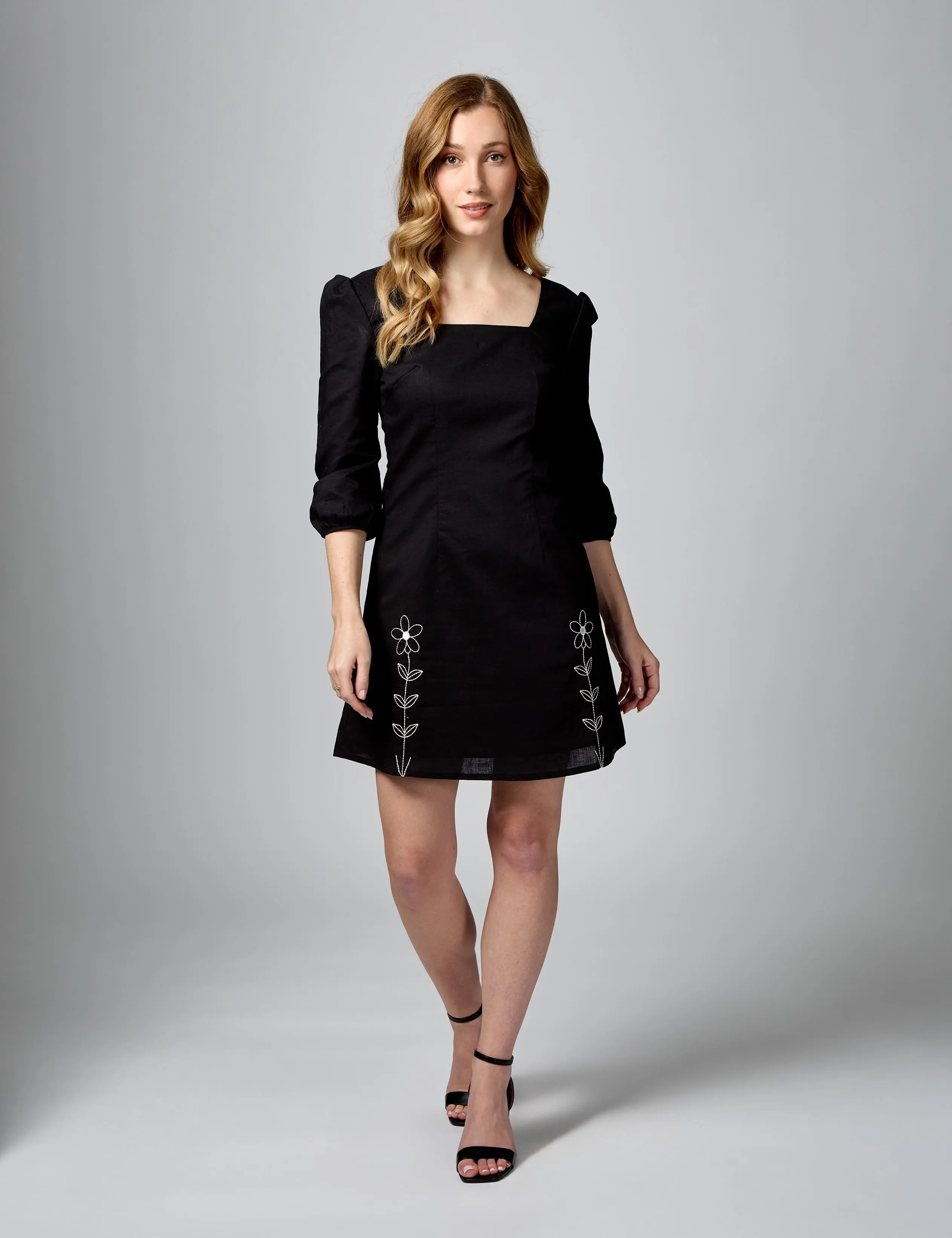 Sommerkleid aus Leinen-Baumwolle mit 3/4-Ärmeln | Schwarz | Vollständig gefüttert | Natürlicher Luxus