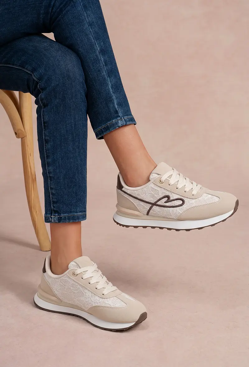 Two-tone running shoes with embroidered heart pattern and lace/sequins (Ref: K1887)