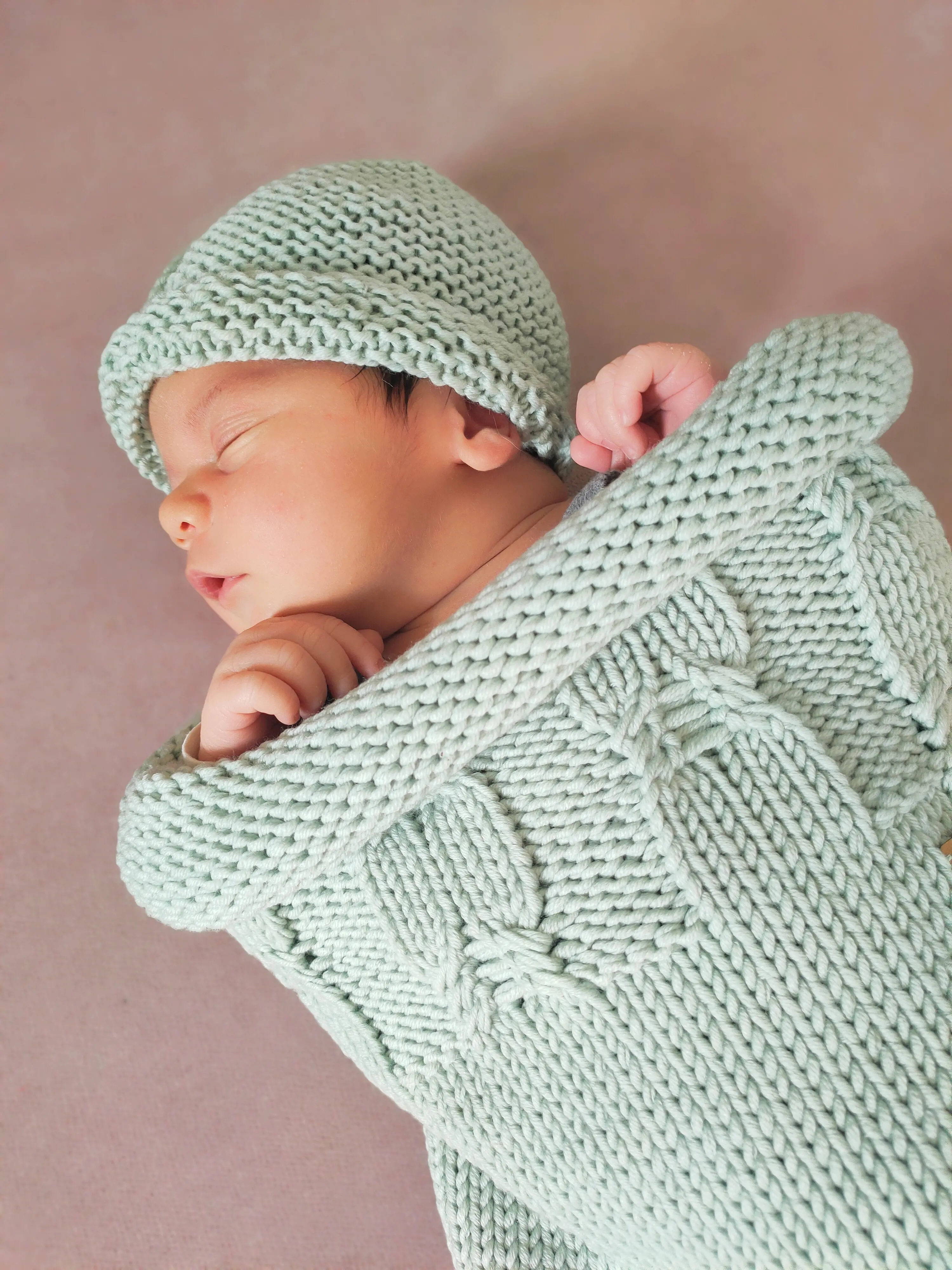 Premium Cocoon T1 - Il bozzolo per il parto numero 1, progettato da un fisioterapista pediatrico: il miglior regalo per la nascita, bestseller con 220 recensioni e un punteggio di 9,8/10.