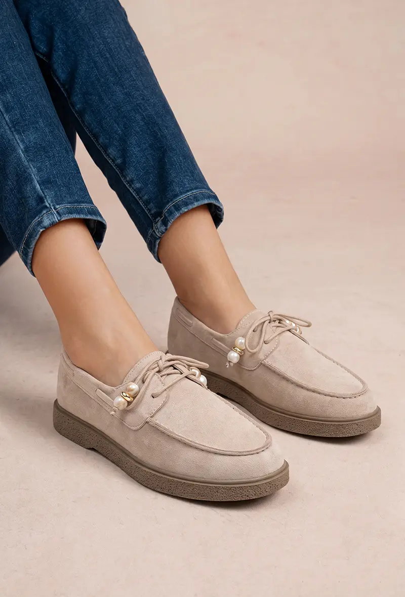 Suede Boat Shoes with Laces and Beads (Ref: H25)