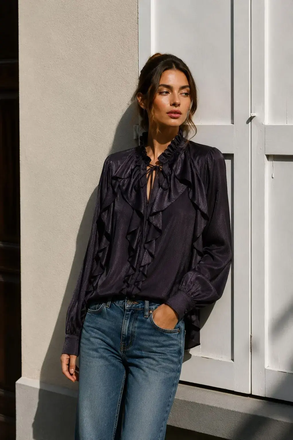 Blouse à volants avec col froncé et manches longues