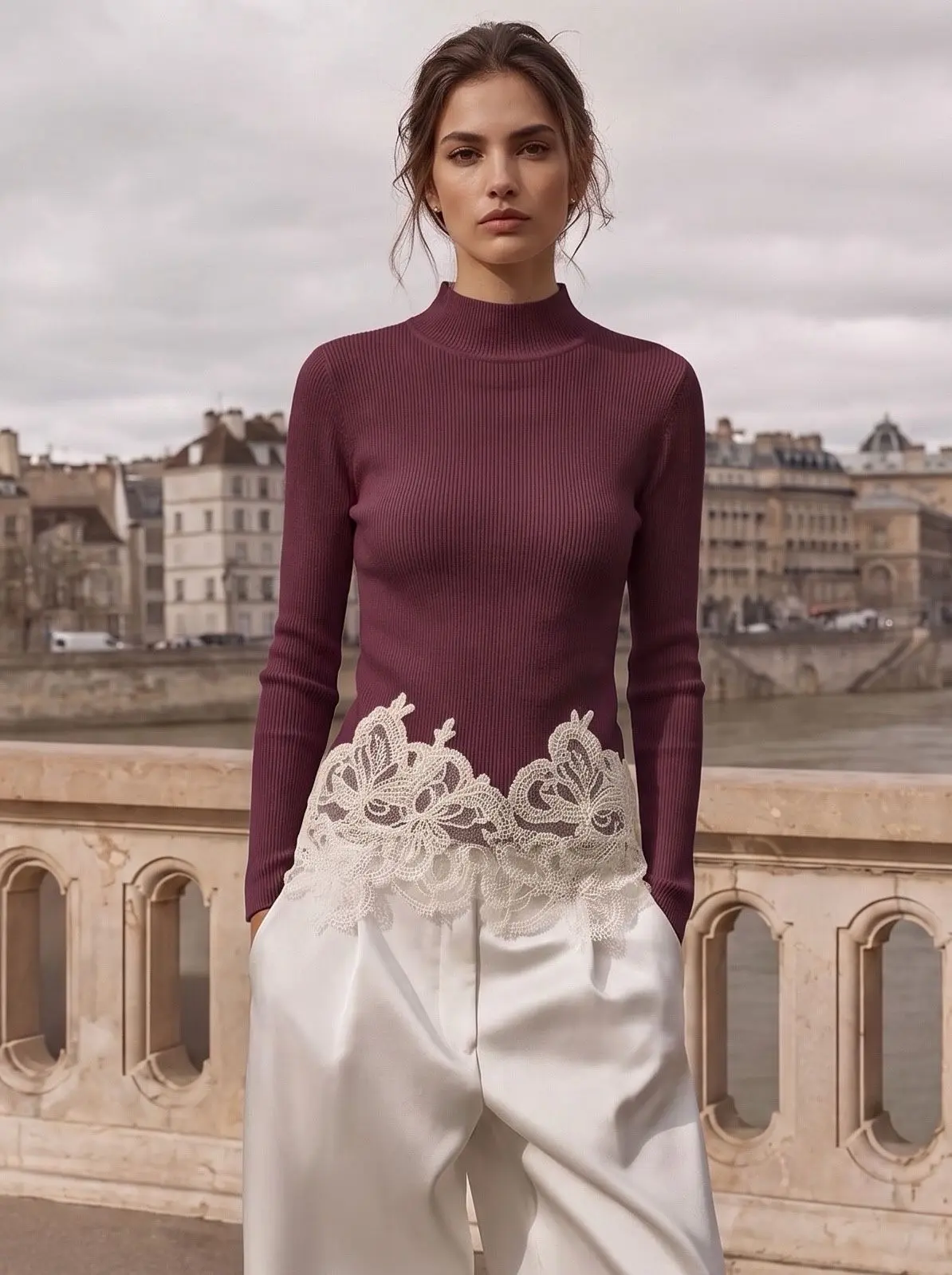 Pull côtelé à col montant avec bas en dentelle