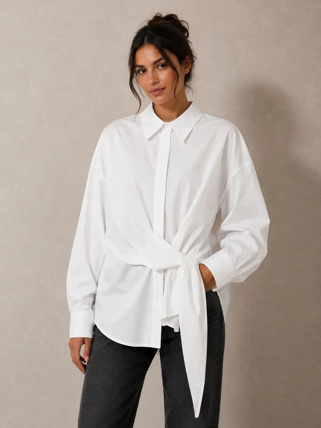 Chemise longue à manches longues avec ceinture à nouer
