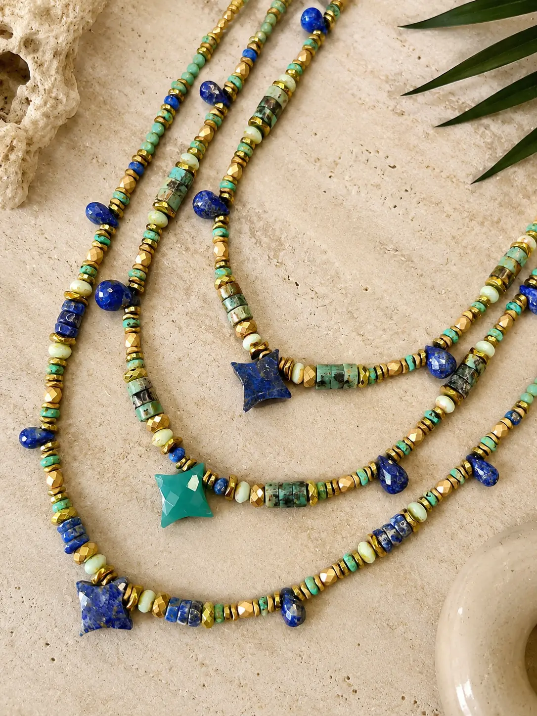 Set de trois colliers artisanaux avec lapis lazuli