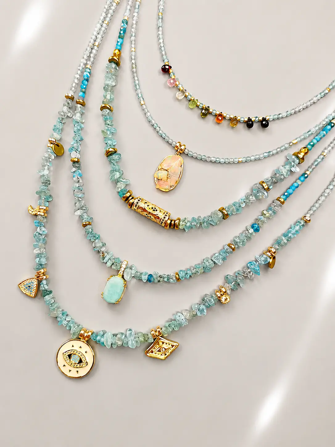 Lot de 5 colliers artisanaux avec apatite
