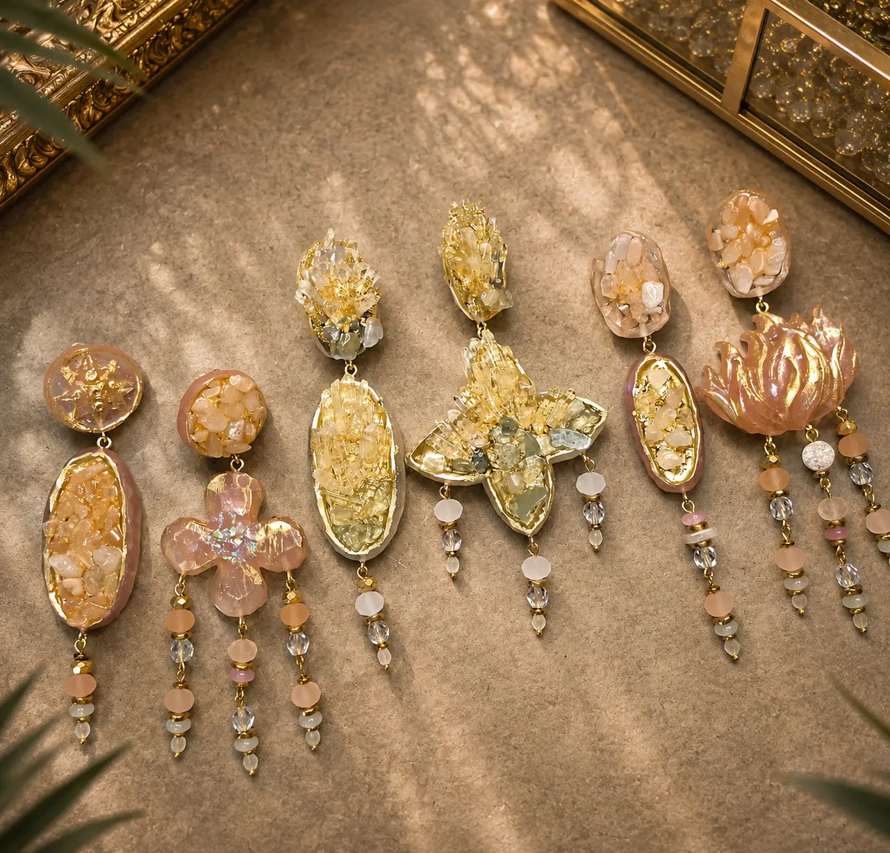Set of three pairs of asymmetrical resin clips