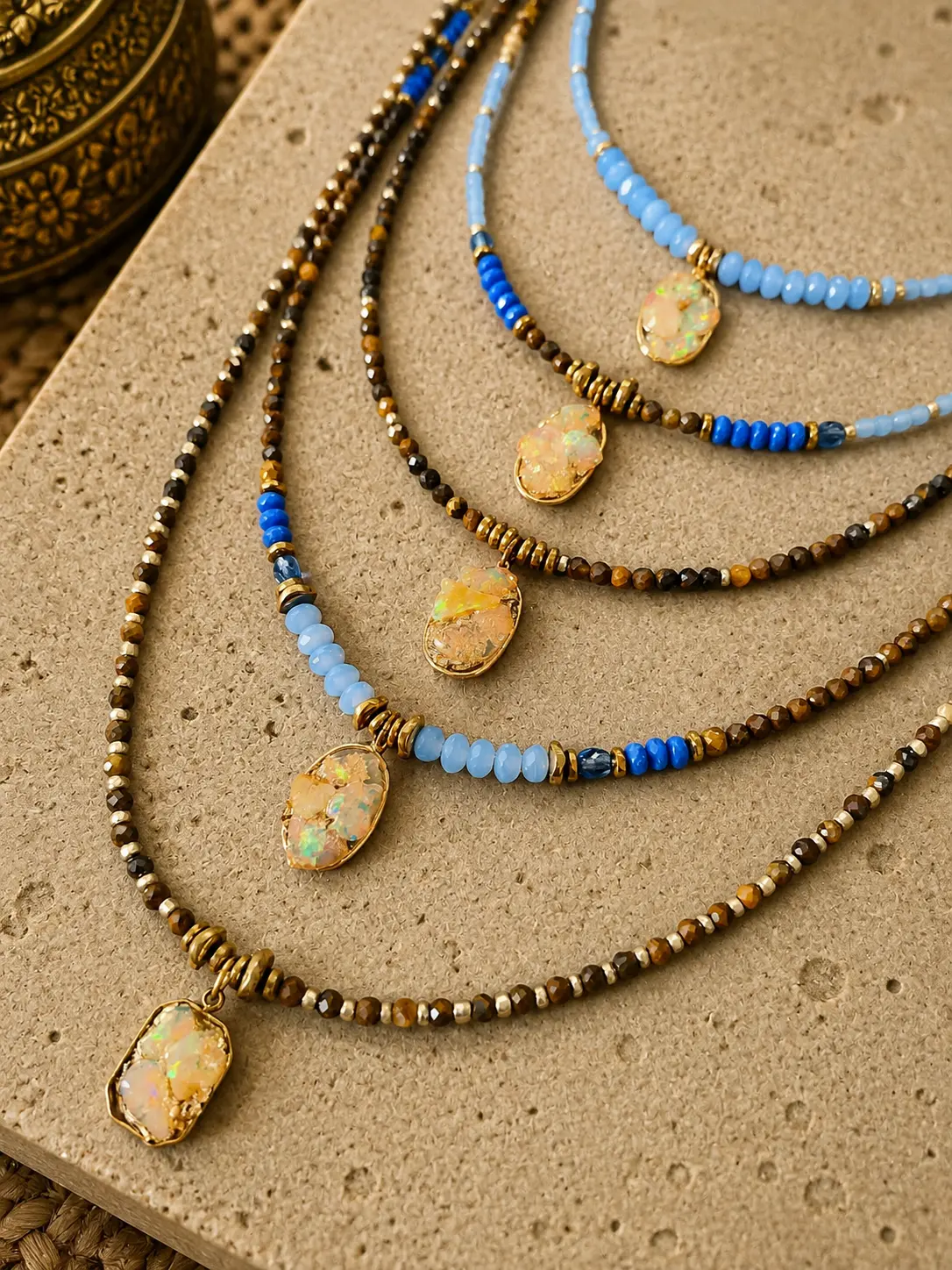 Set de 5 colliers artisanaux avec opale