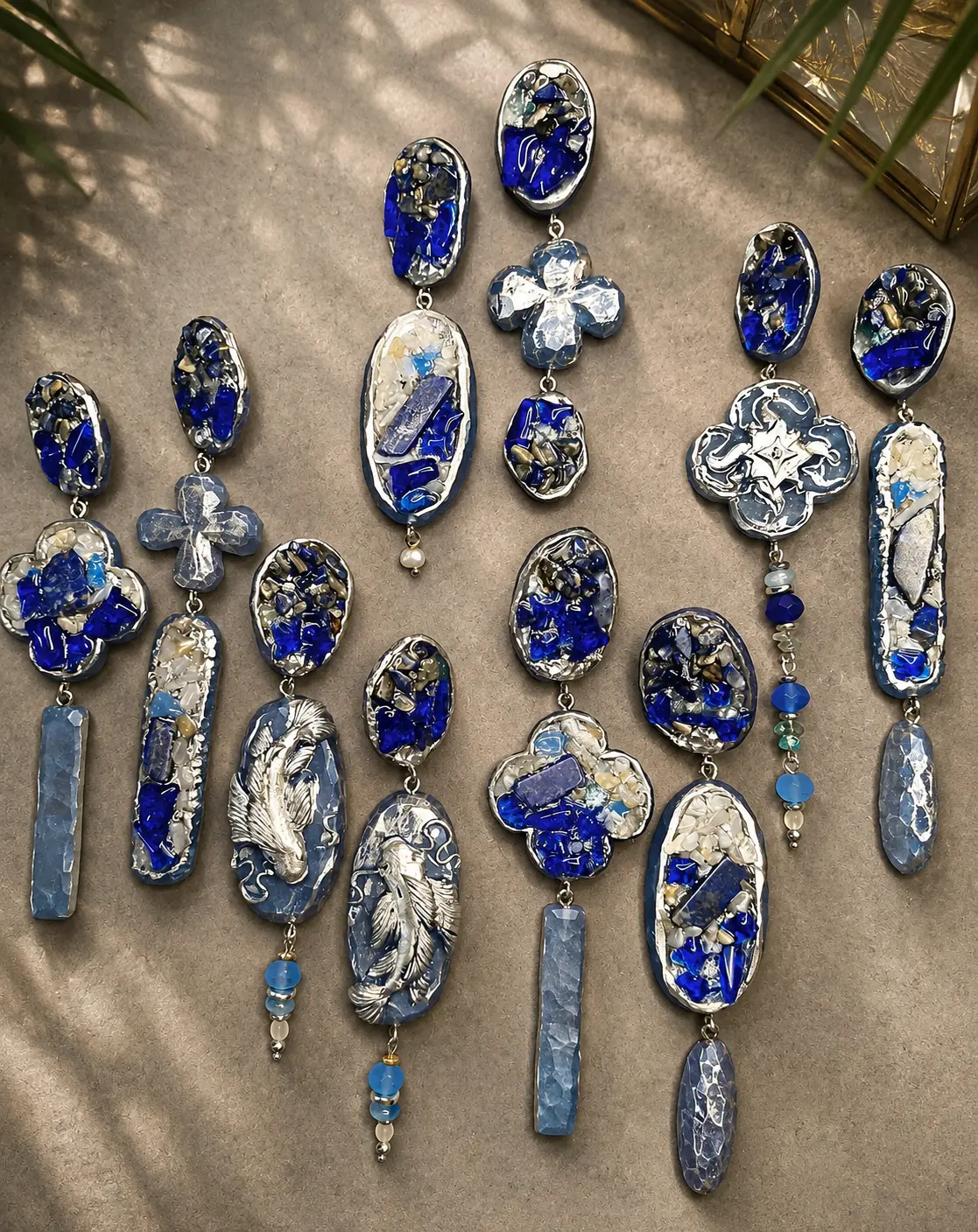 Set of 5 pairs of asymmetrical resin clips