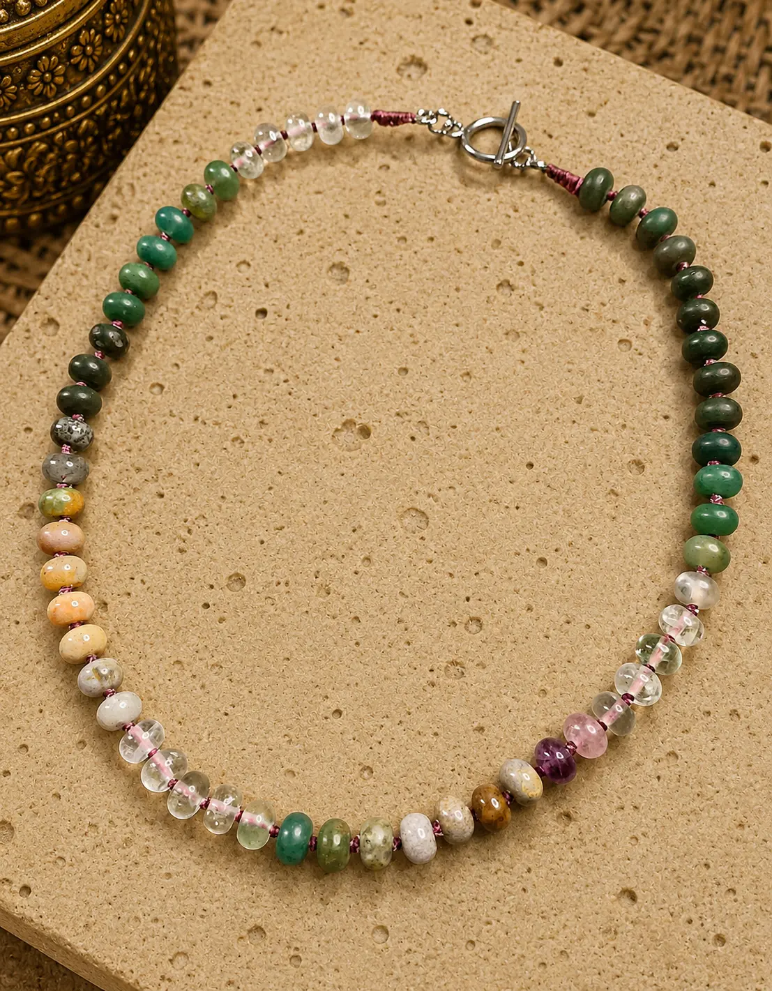 Collier court avec pierres naturelles fluorite et agate