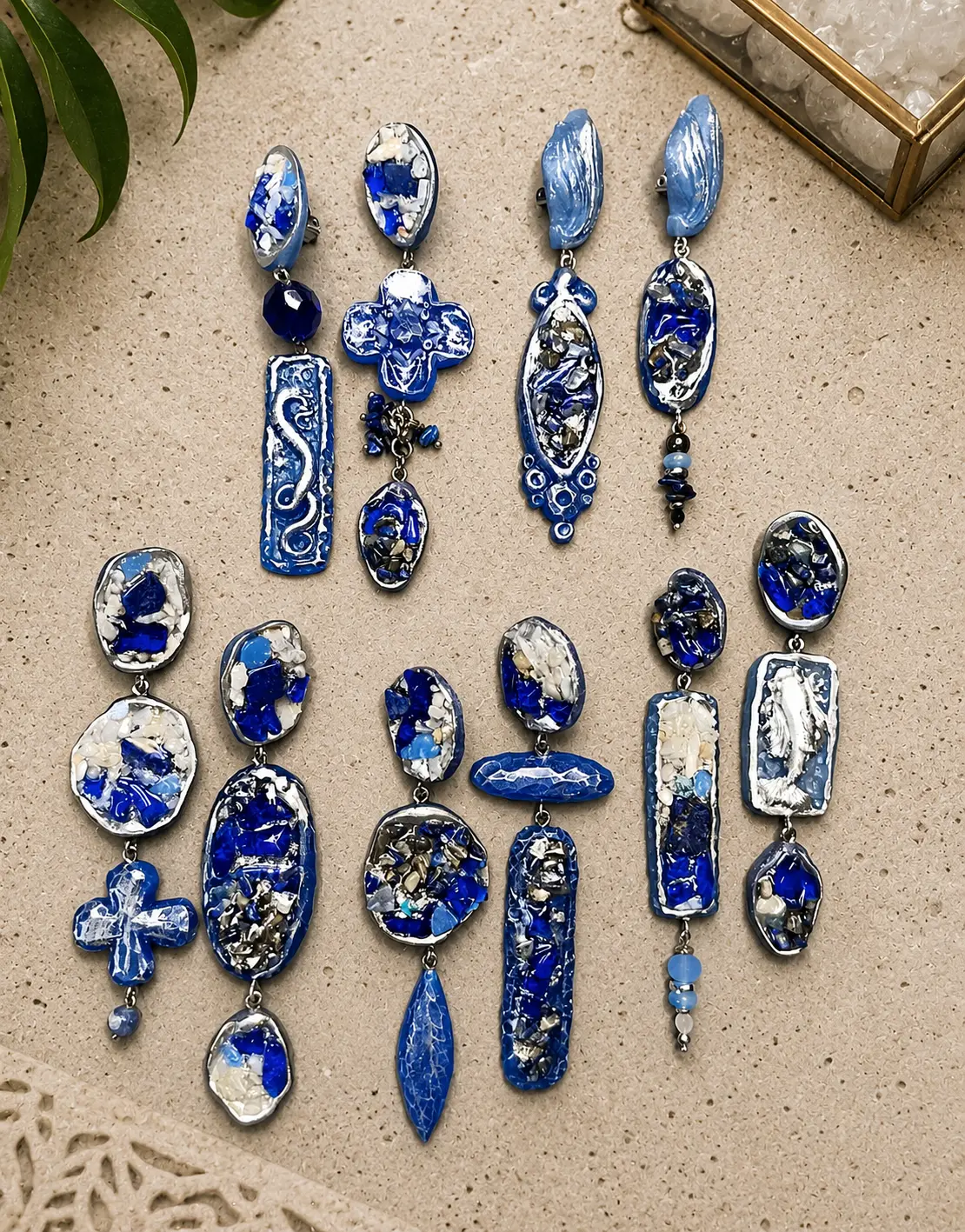 Set of 5 pairs of asymmetrical resin clips