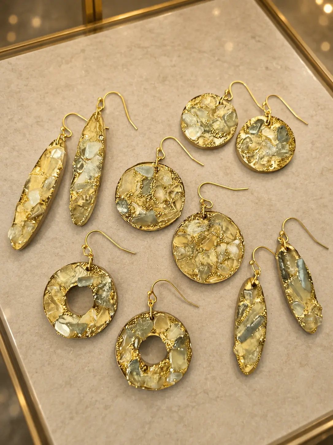 Set de boucles d'oreilles résine et pierres naturelles