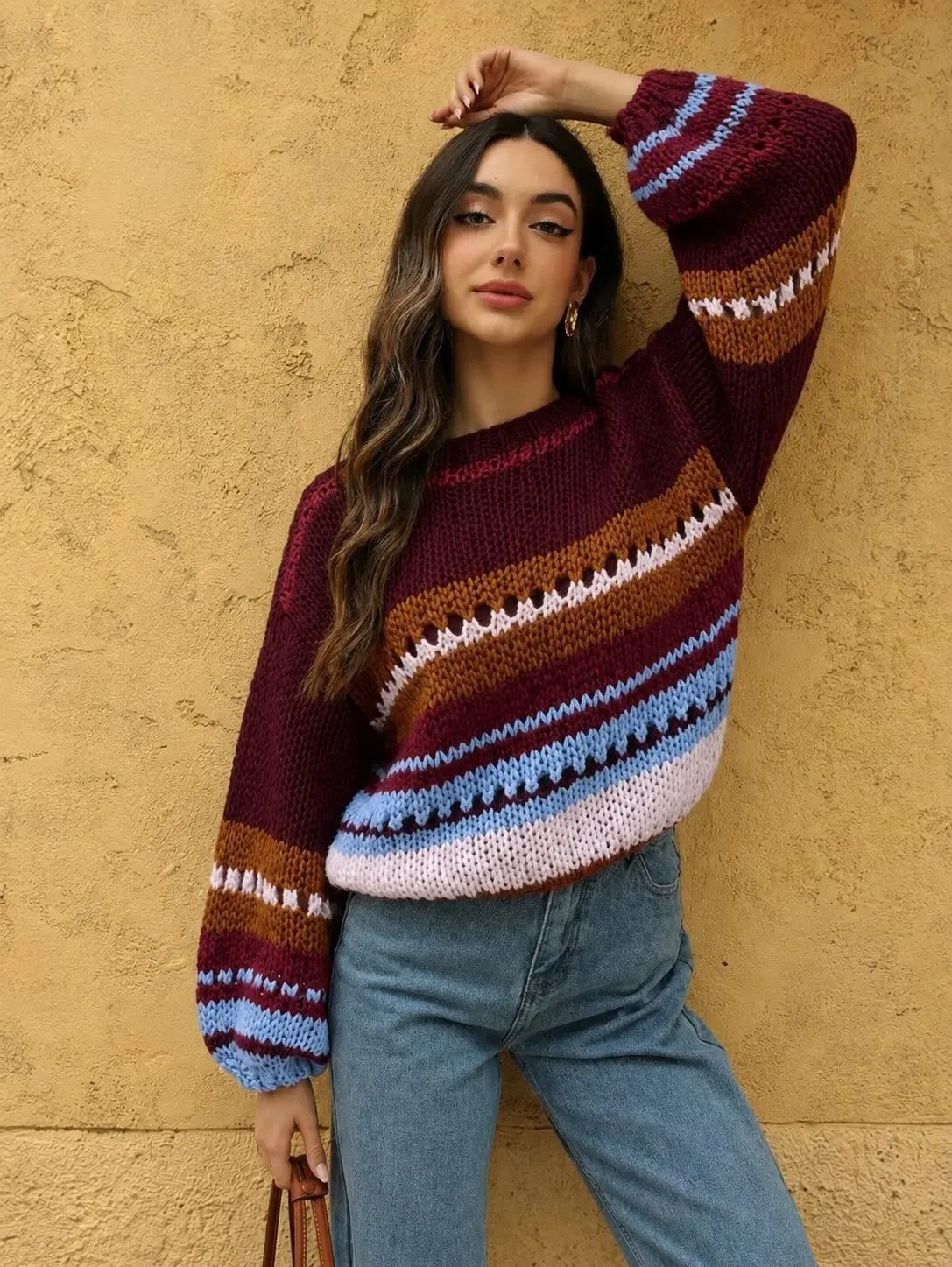 Pull en grosse maille à motifs rayés et manches longues