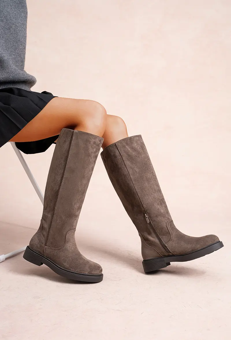 Minimalist High Suede Boots with Straight Cut (Ref: F6988)