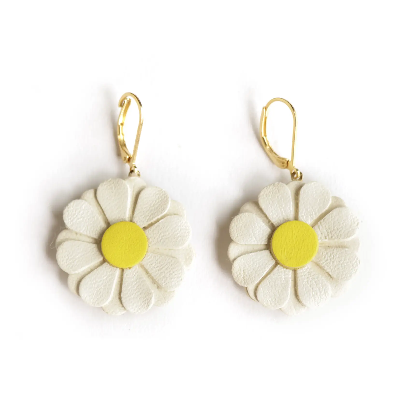 Midi-sized Daisy Earrings