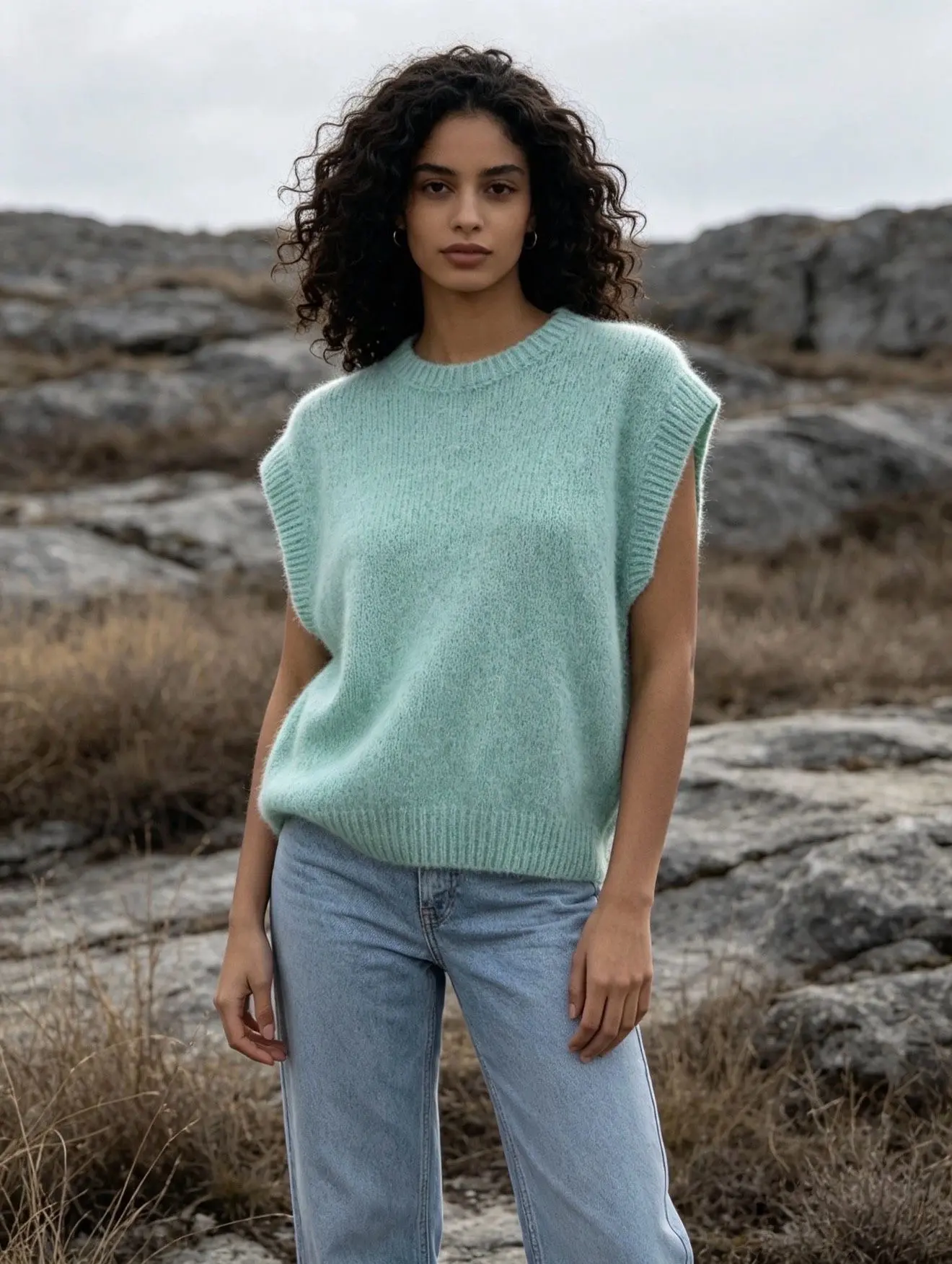 Soft, sleeveless knit sweater, wool blend